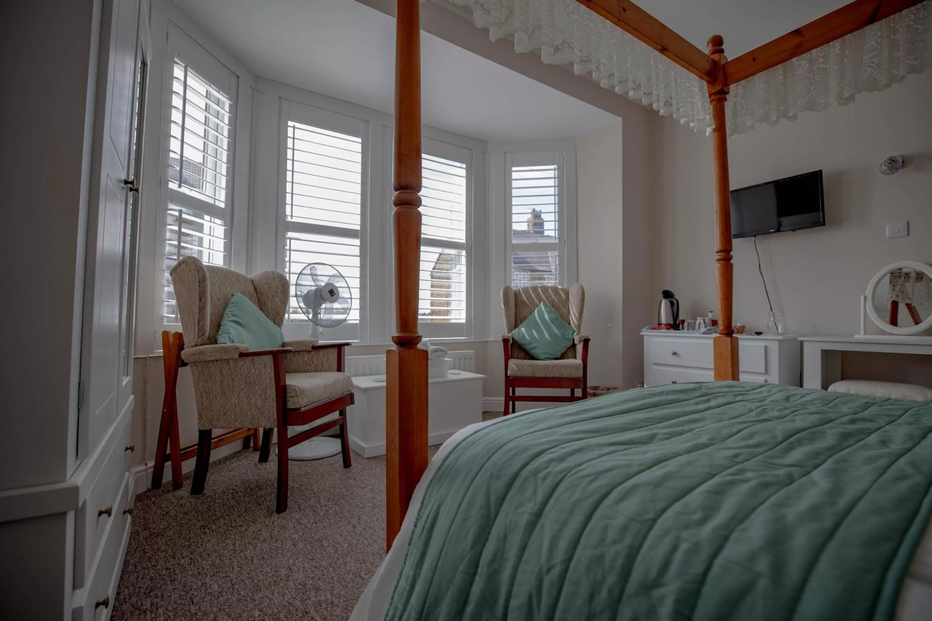 Property building, Bed in Claremont Guesthouse