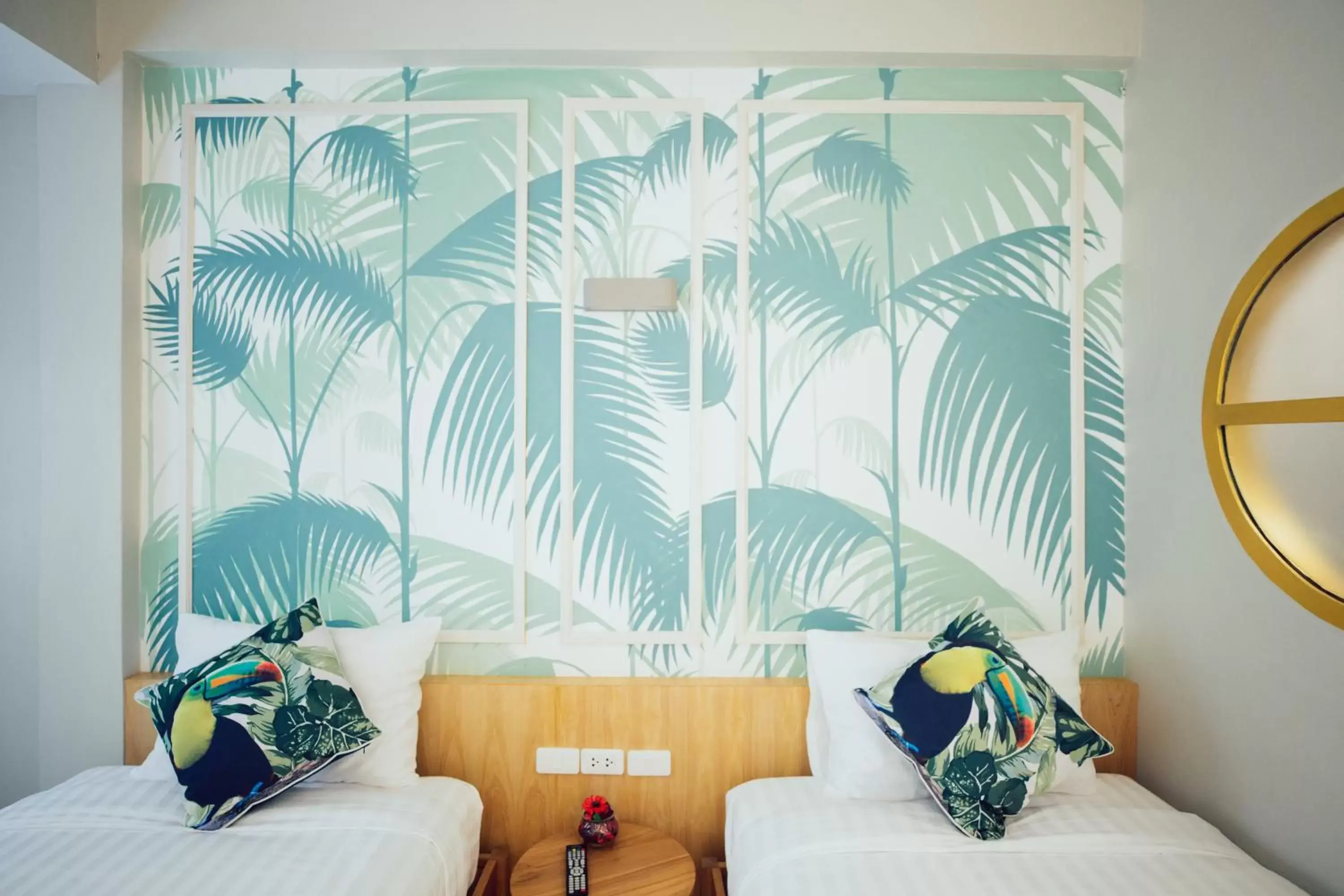 Twin Room with Private Bathroom in J's Cafe and Poshtel Twin Room with Private Bathroom in J's Cafe and Poshtel