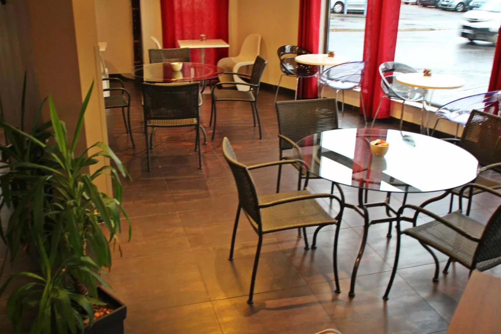 Restaurant/places to eat in Kyriad Charleville Mezieres