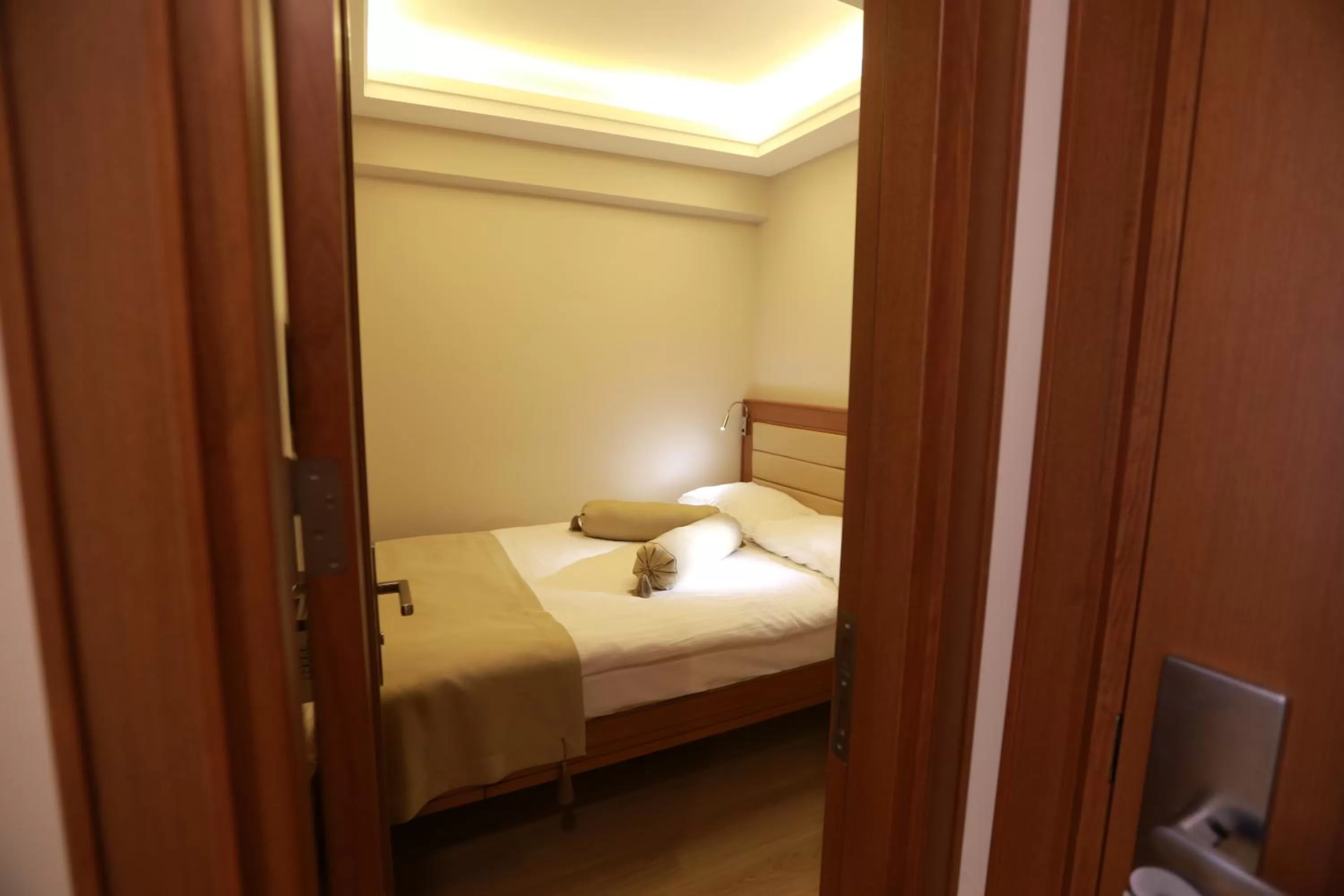 Bed in Sirkeci Park Hotel