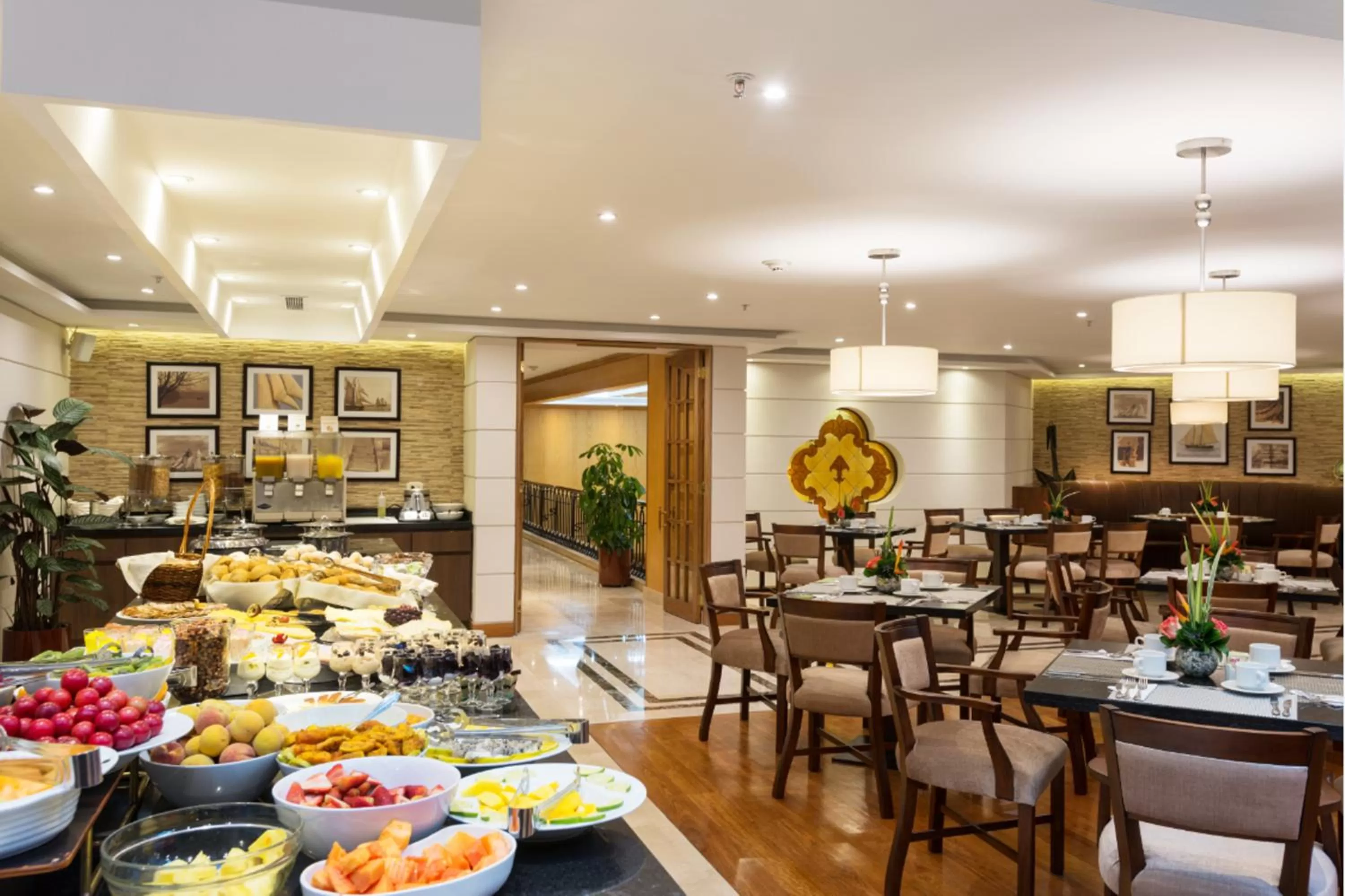 Restaurant/places to eat in Hotel Dann Carlton Bogota