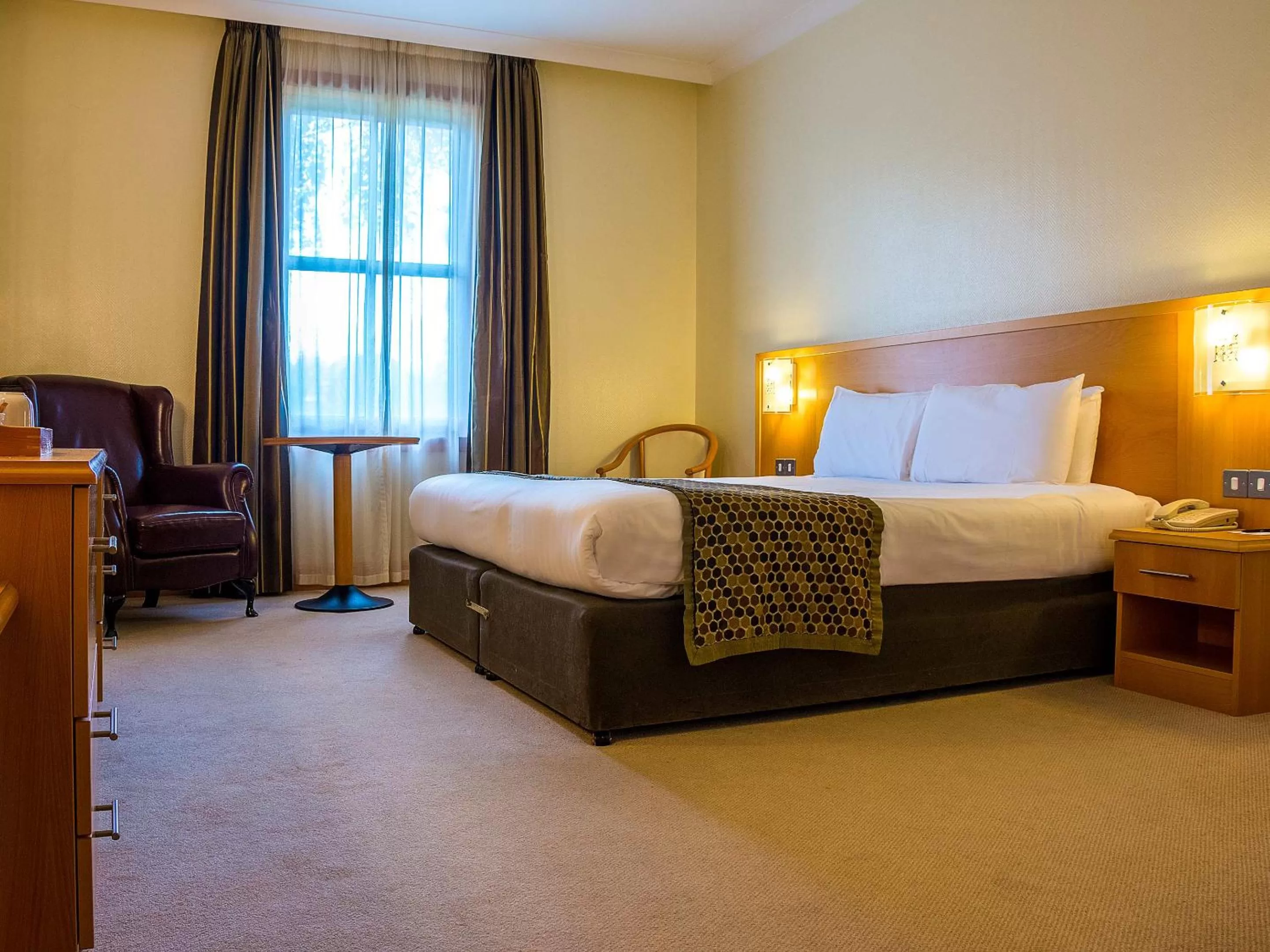 Bedroom, Bed in Great National Hotel Ballina