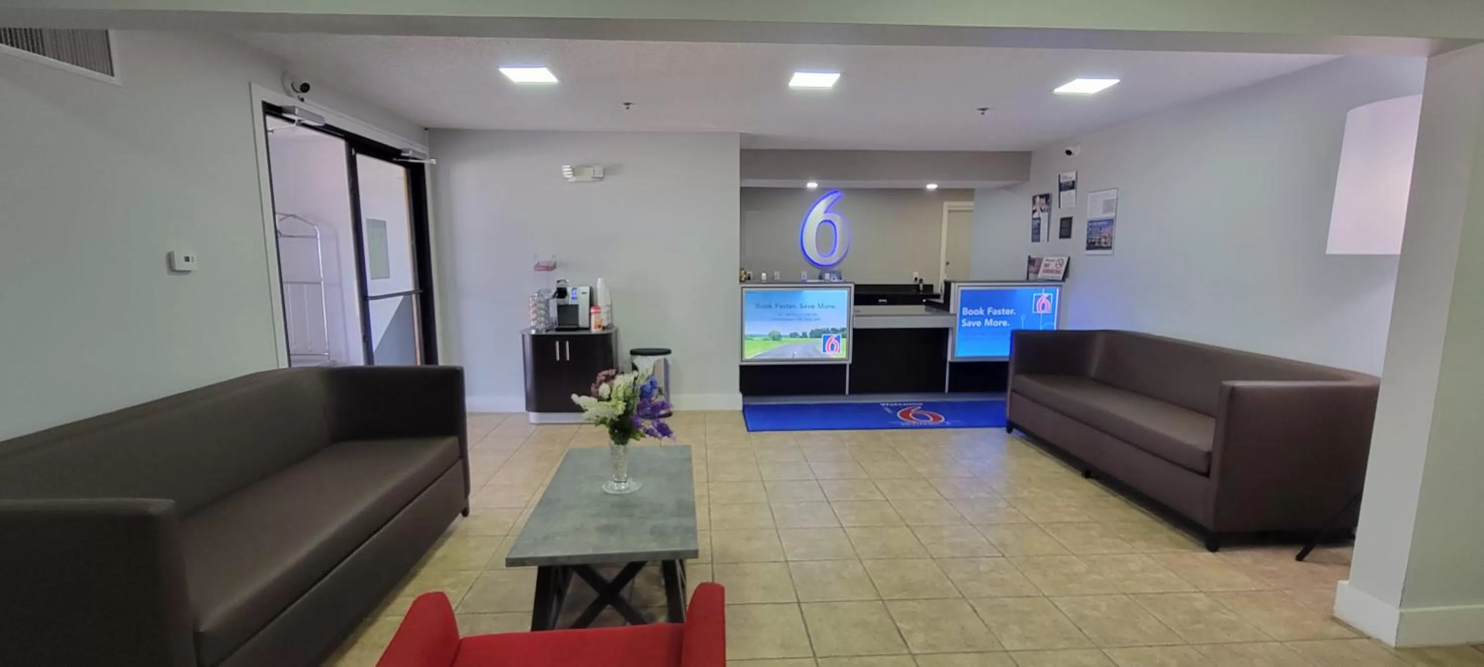 Lobby or reception in Motel 6-Kewanee, IL