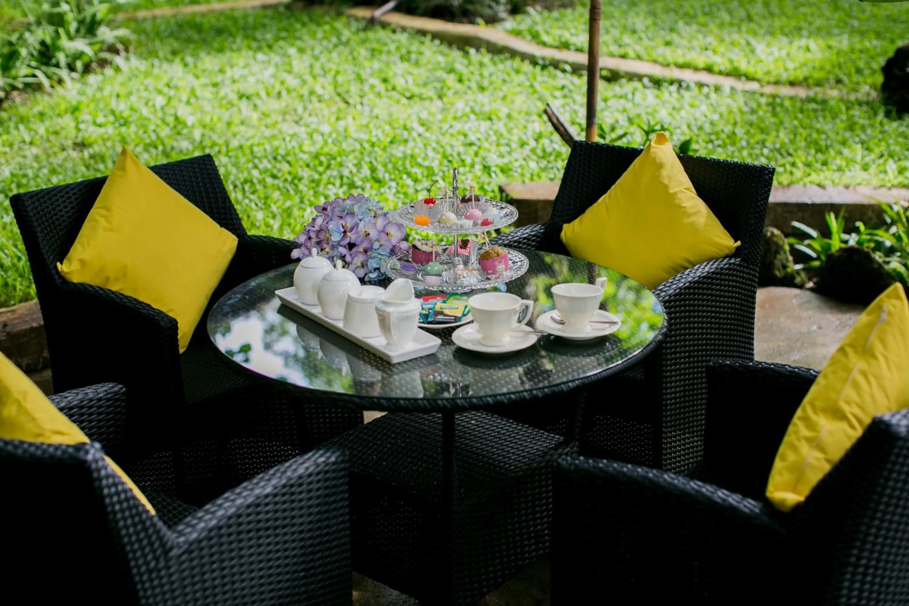 Food in E-Outfitting Doikham Resort