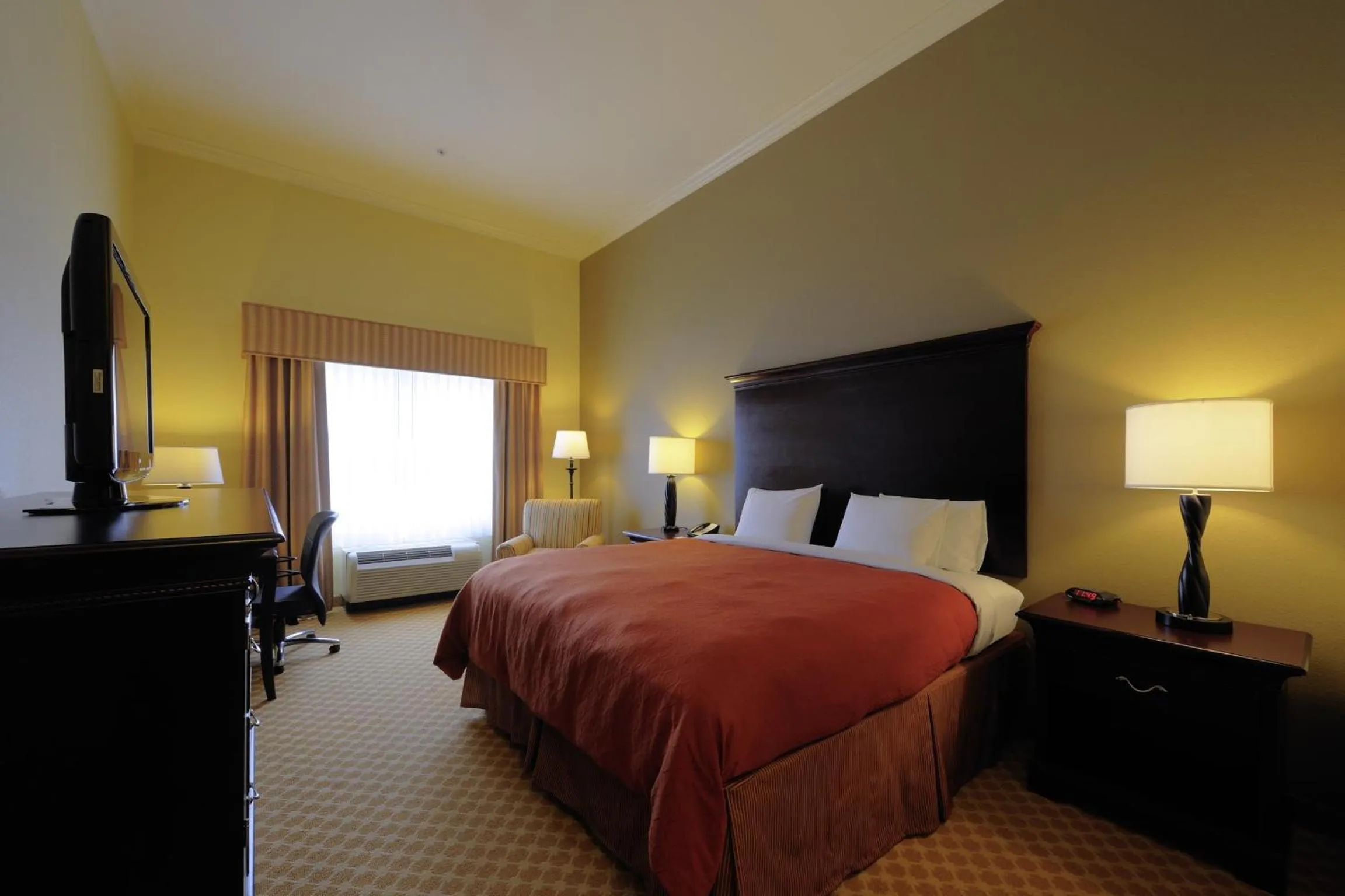 Bedroom in Country Inn & Suites by Radisson, Columbia at Harbison, SC