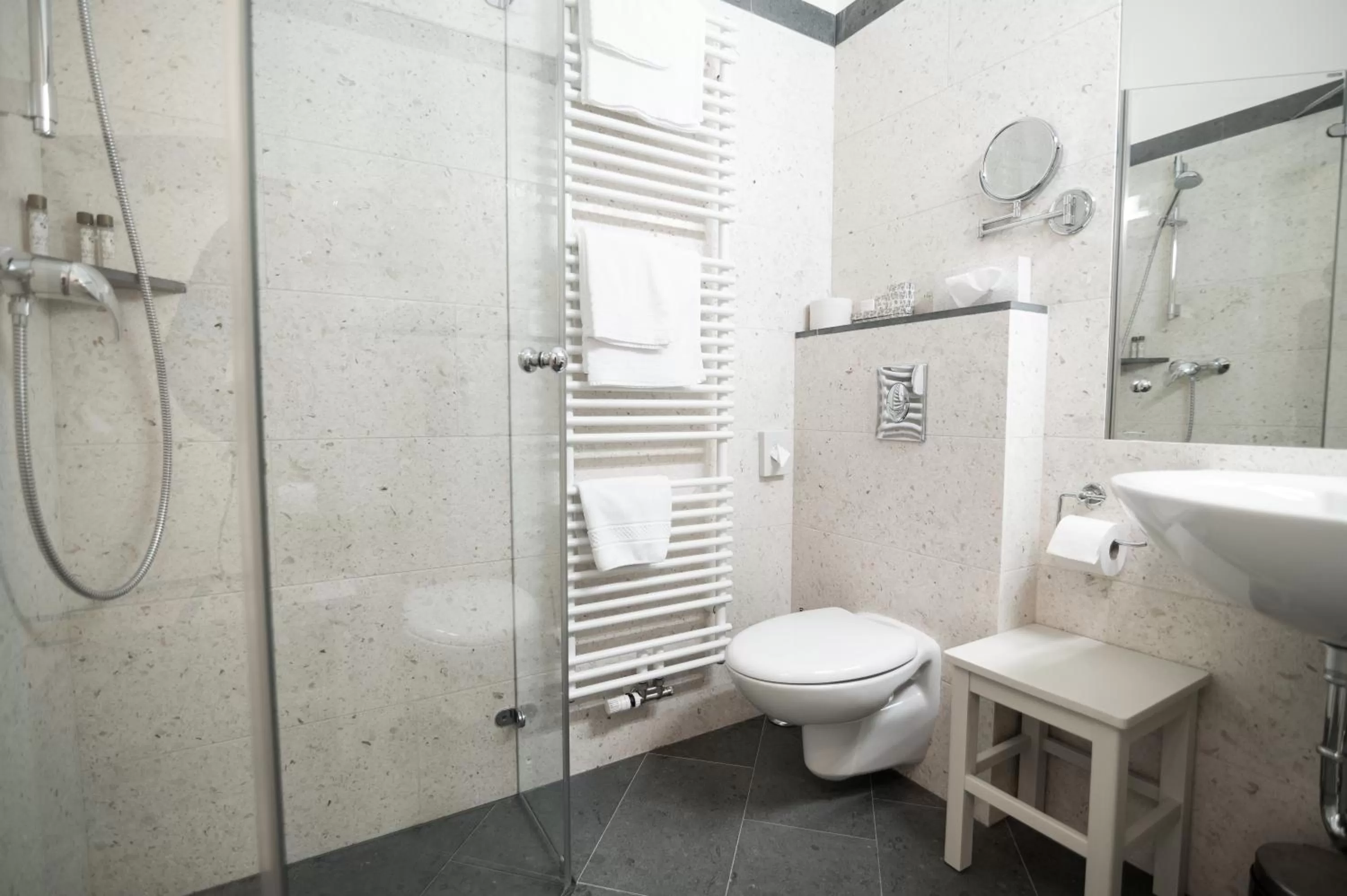 Shower, Bathroom in Grad Strmol