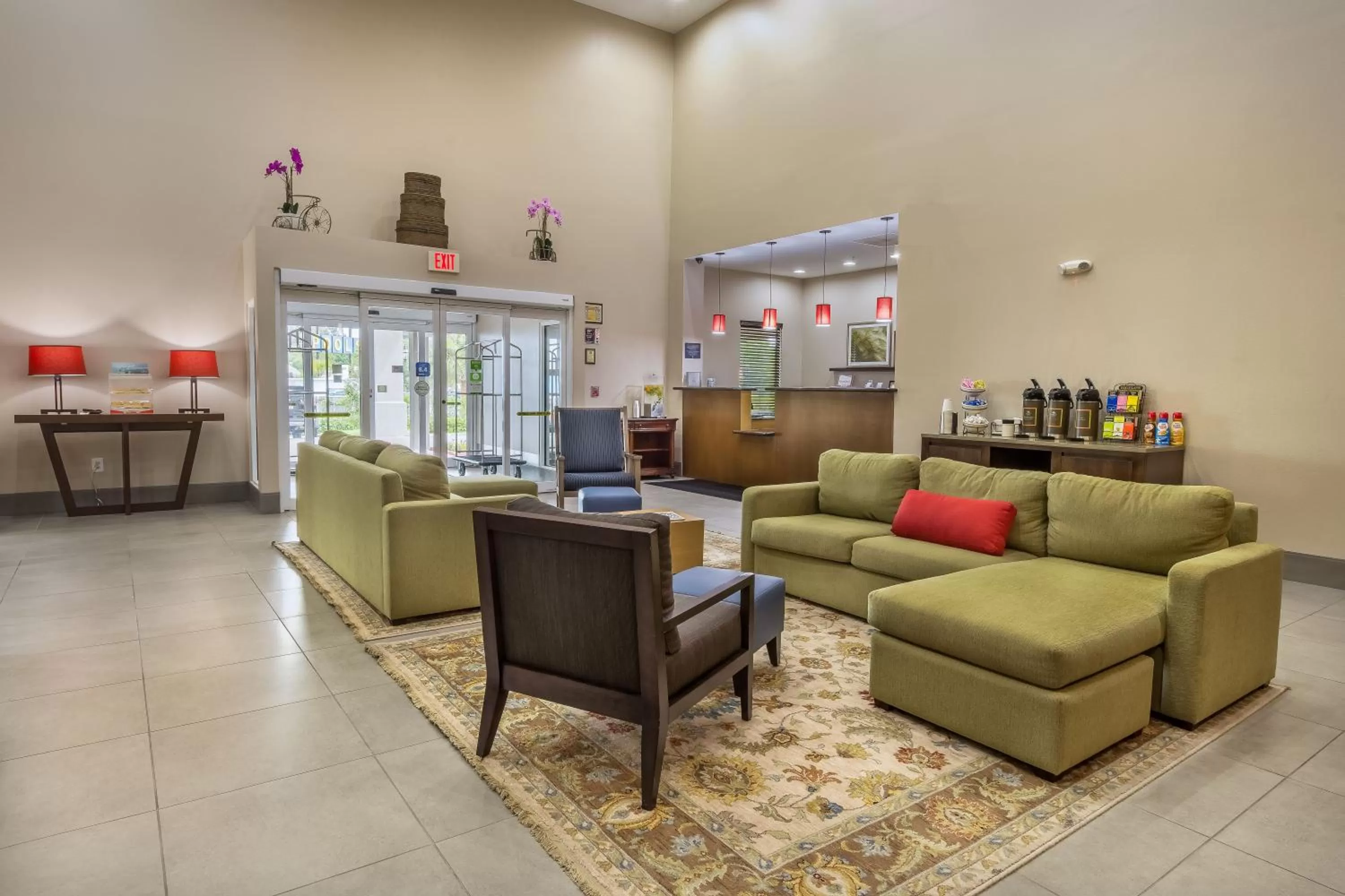 Lobby or reception in Country Inn & Suites by Radisson, St Petersburg - Clearwater, FL