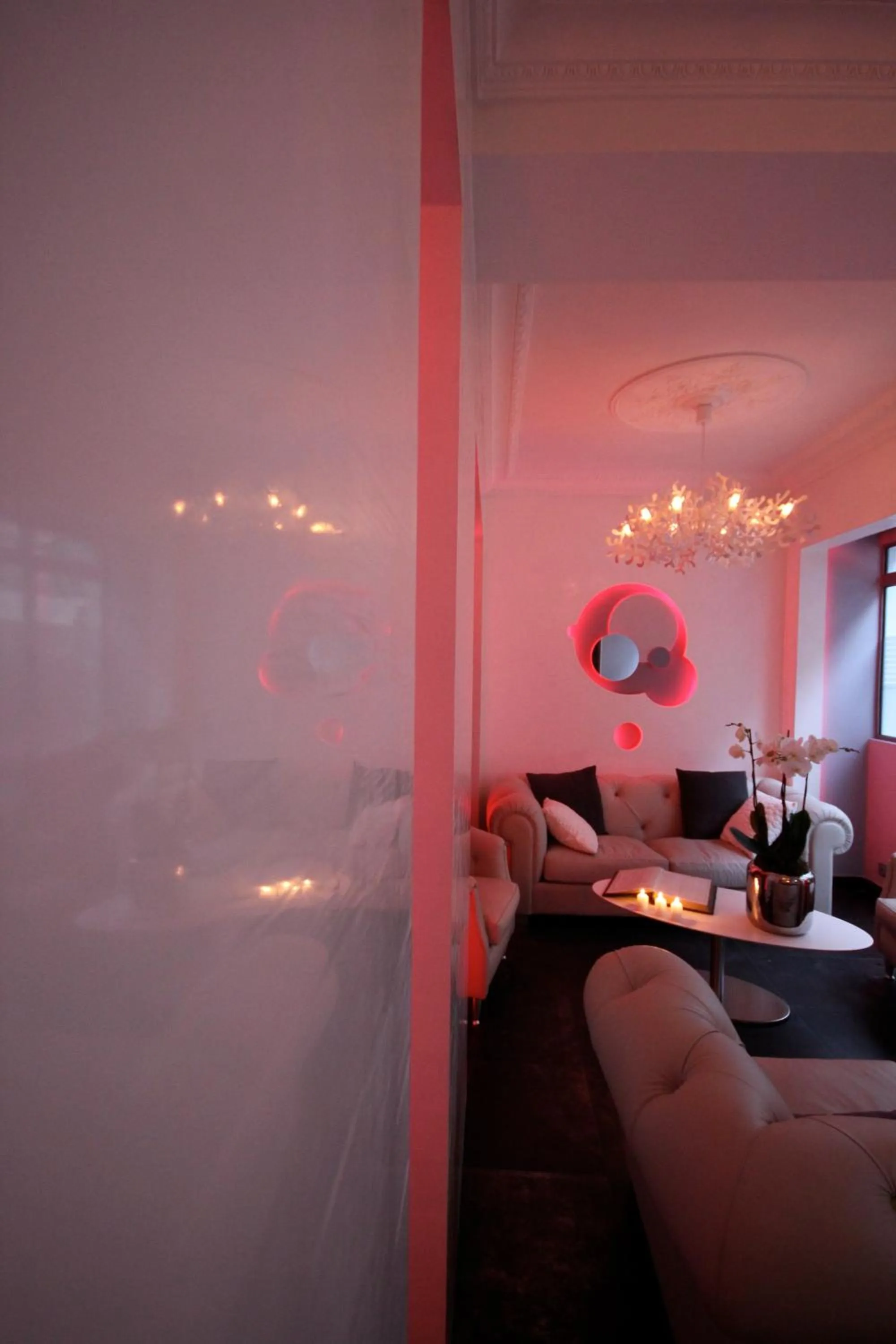 Lobby or reception in Hôtel Lumières Montmartre Paris