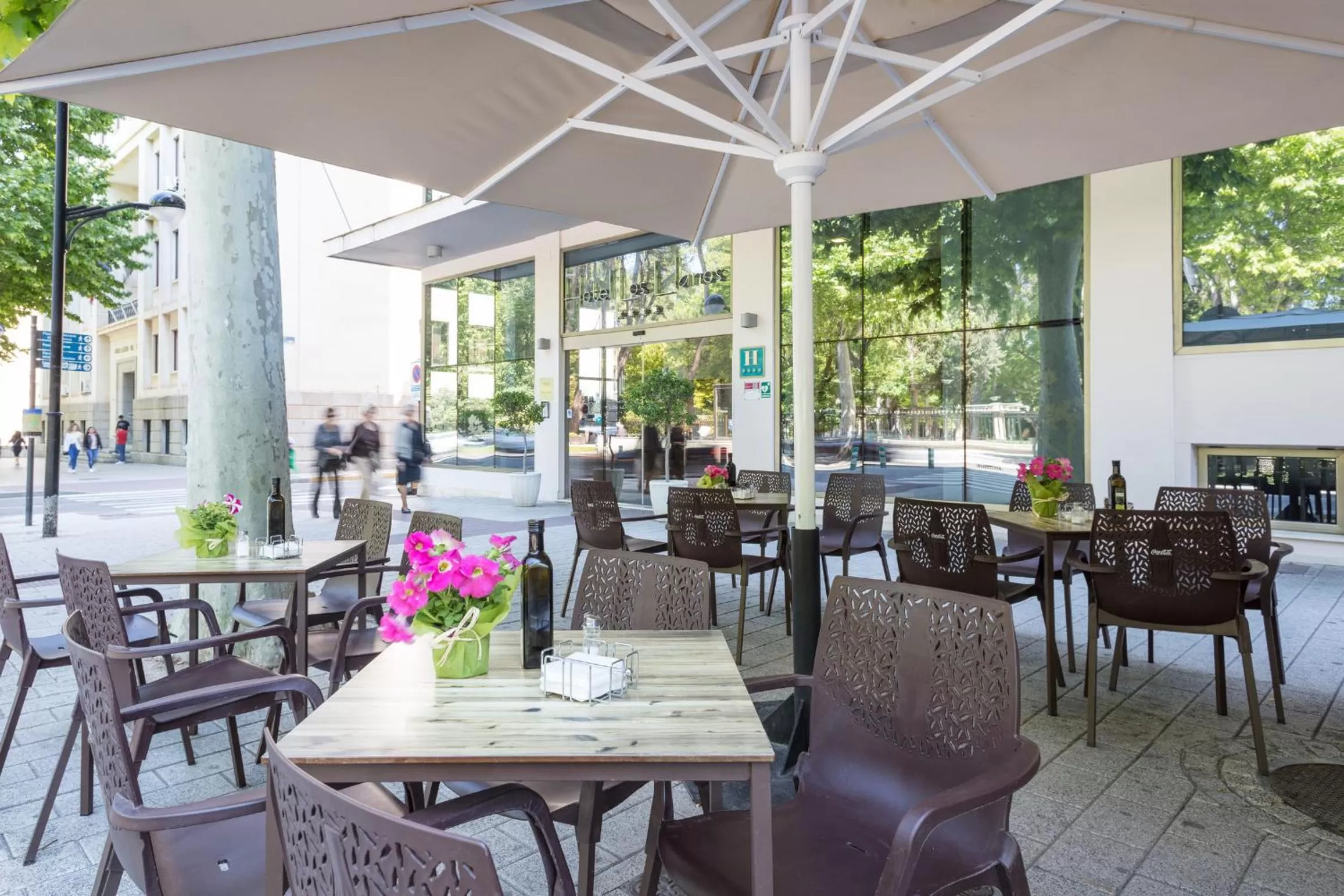 Restaurant/places to eat in Sercotel Los Llanos