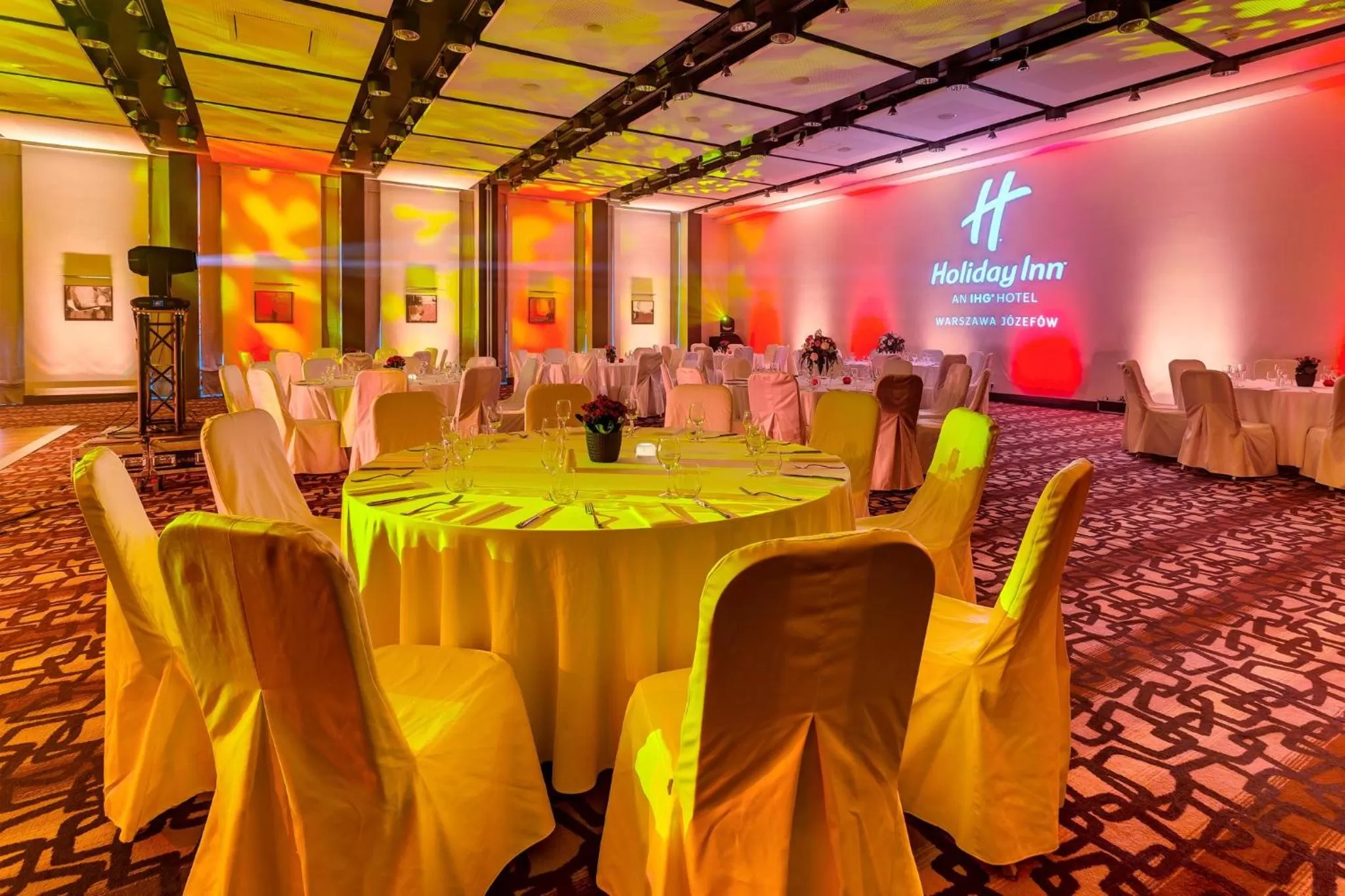 Meeting/conference room in Holiday Inn Resort Warsaw Józefów by IHG