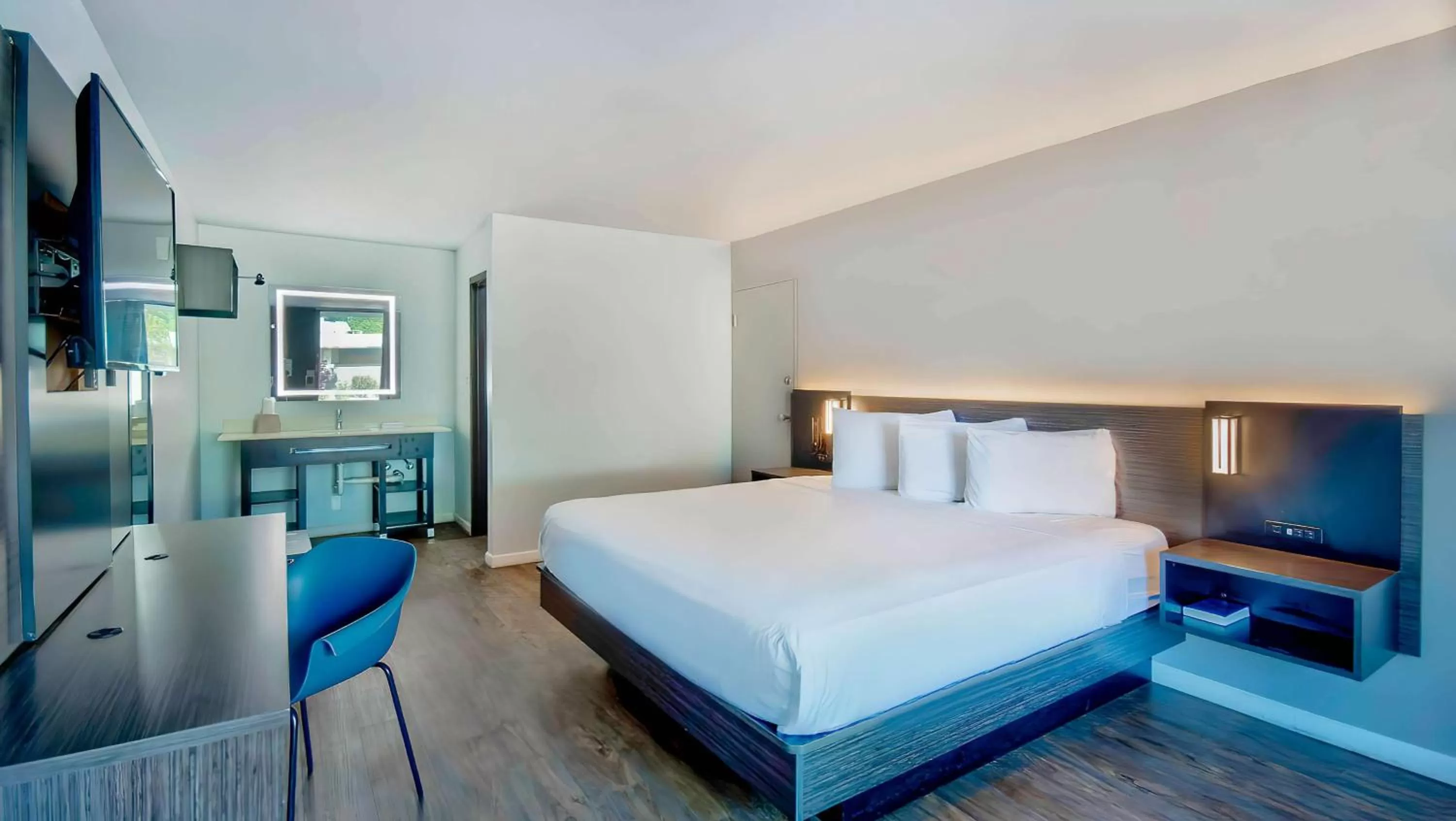 Bedroom, Bed in Motel 6 Louisville, Ky- Airport/ Fair Expo