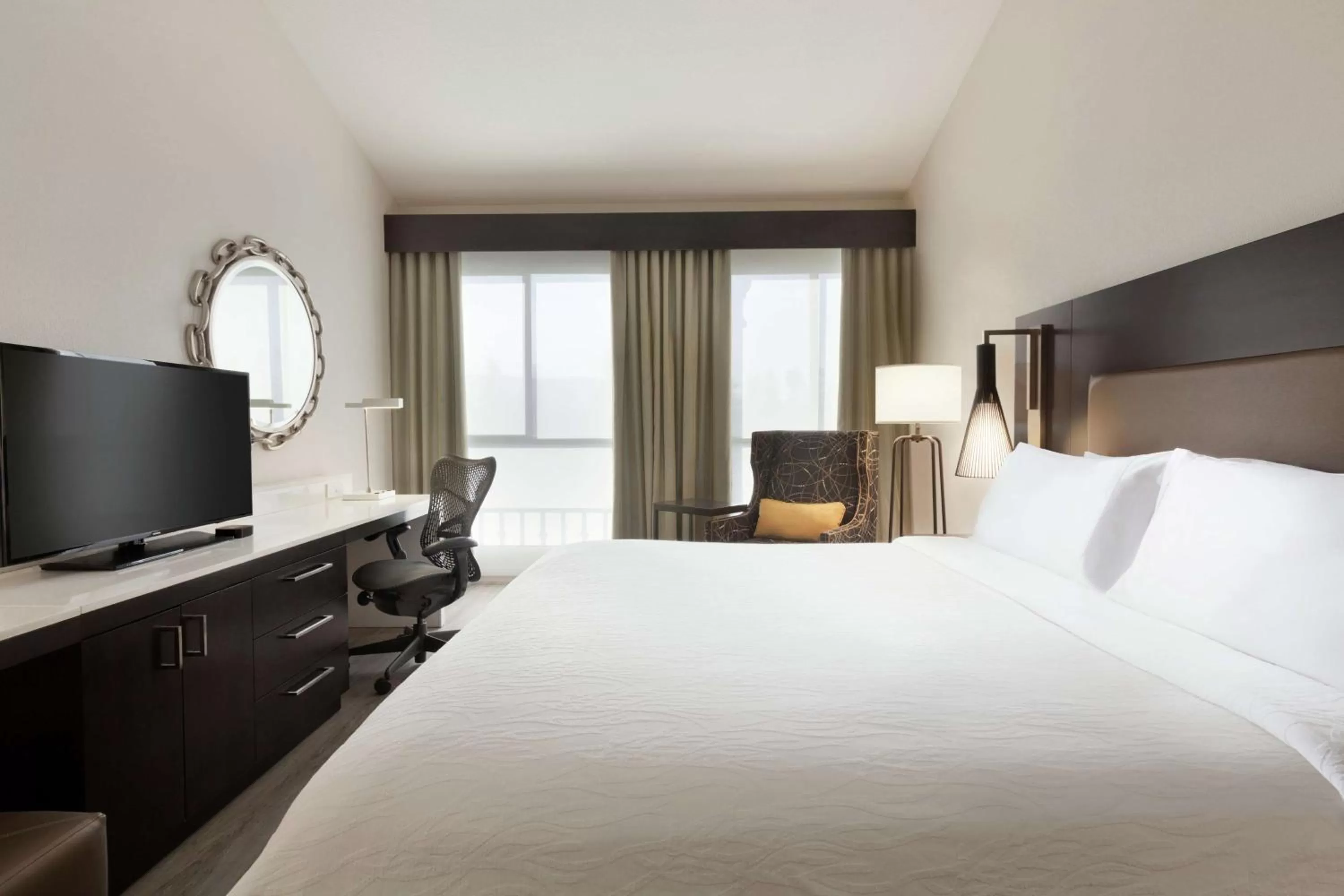 Bedroom, Bed in Hilton Garden Inn Cupertino