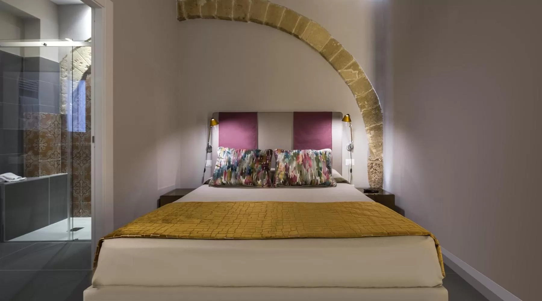 Toilet, Bed in Viacolvento