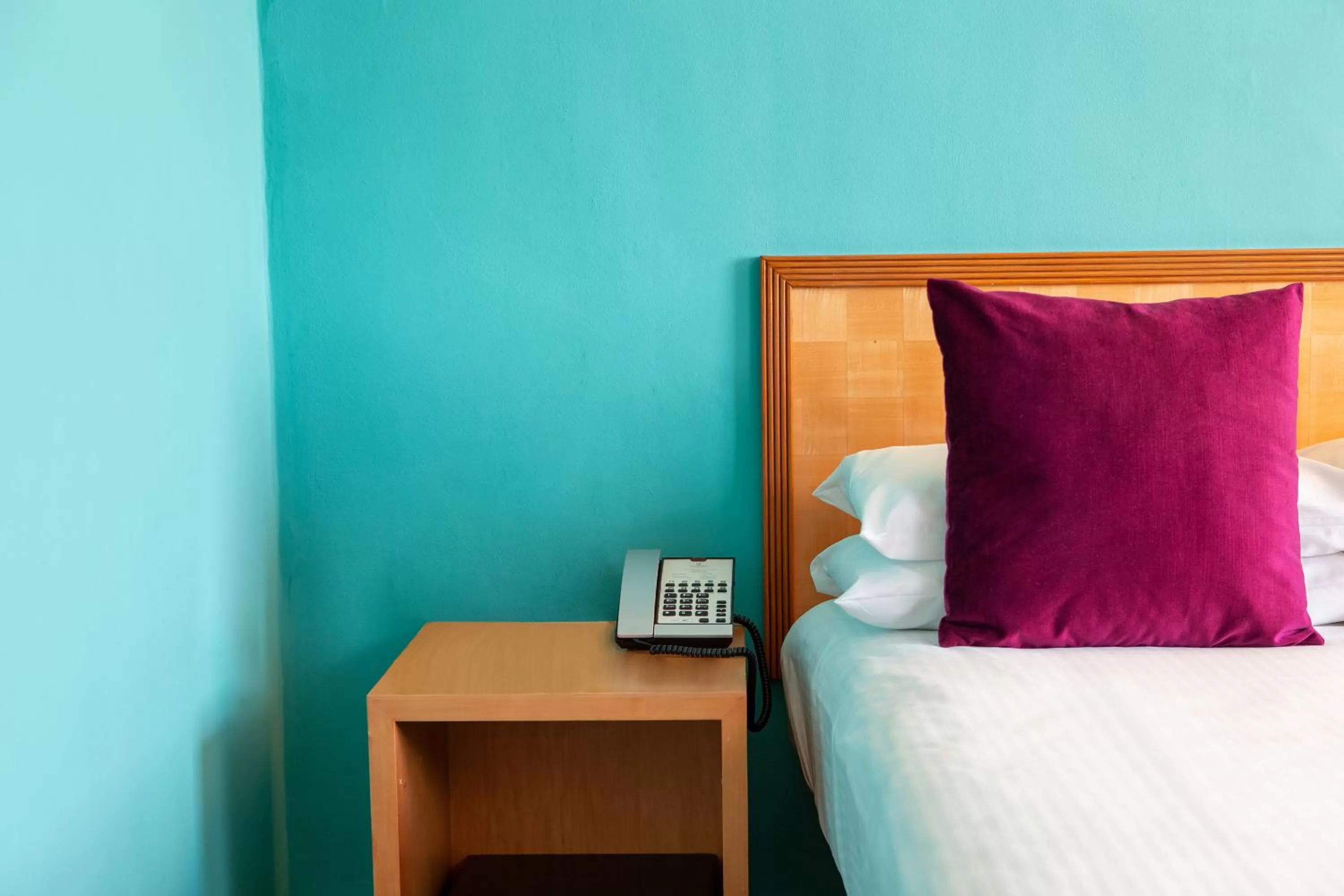 Bedroom, Bed in Copthorne Tara Hotel London Kensington