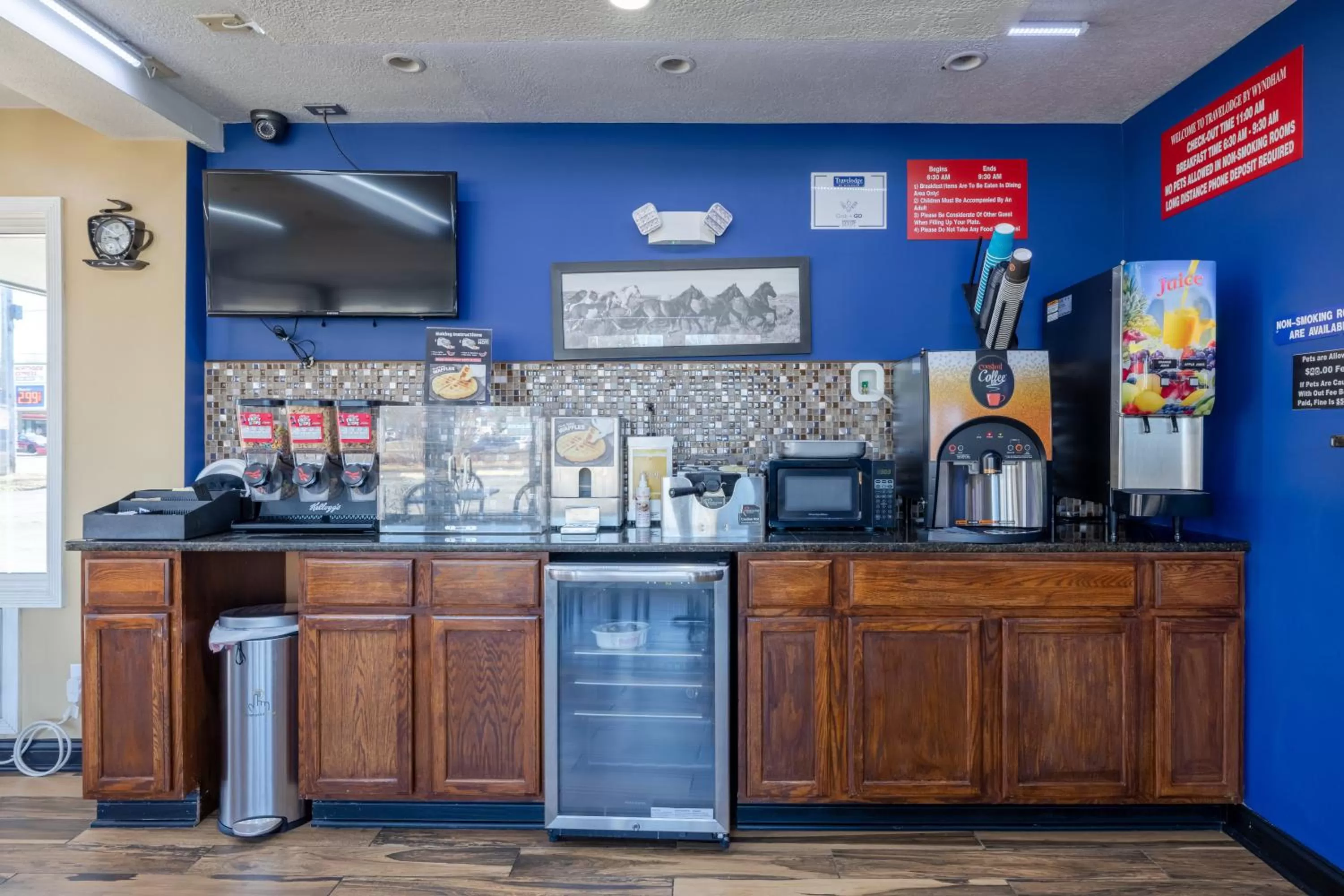 Coffee/tea facilities in Travelodge by Wyndham Jackson I-40 Exit 82