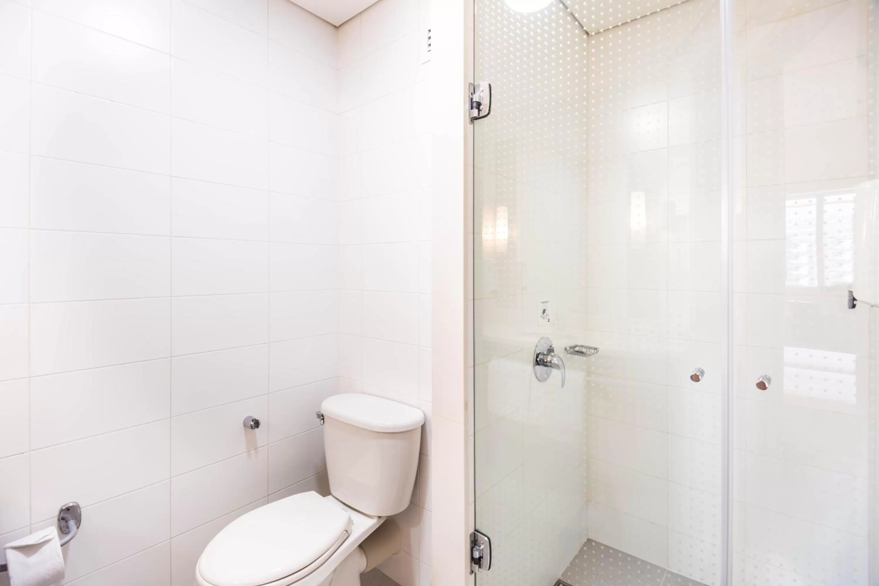 Bathroom in ibis Bogota Museo