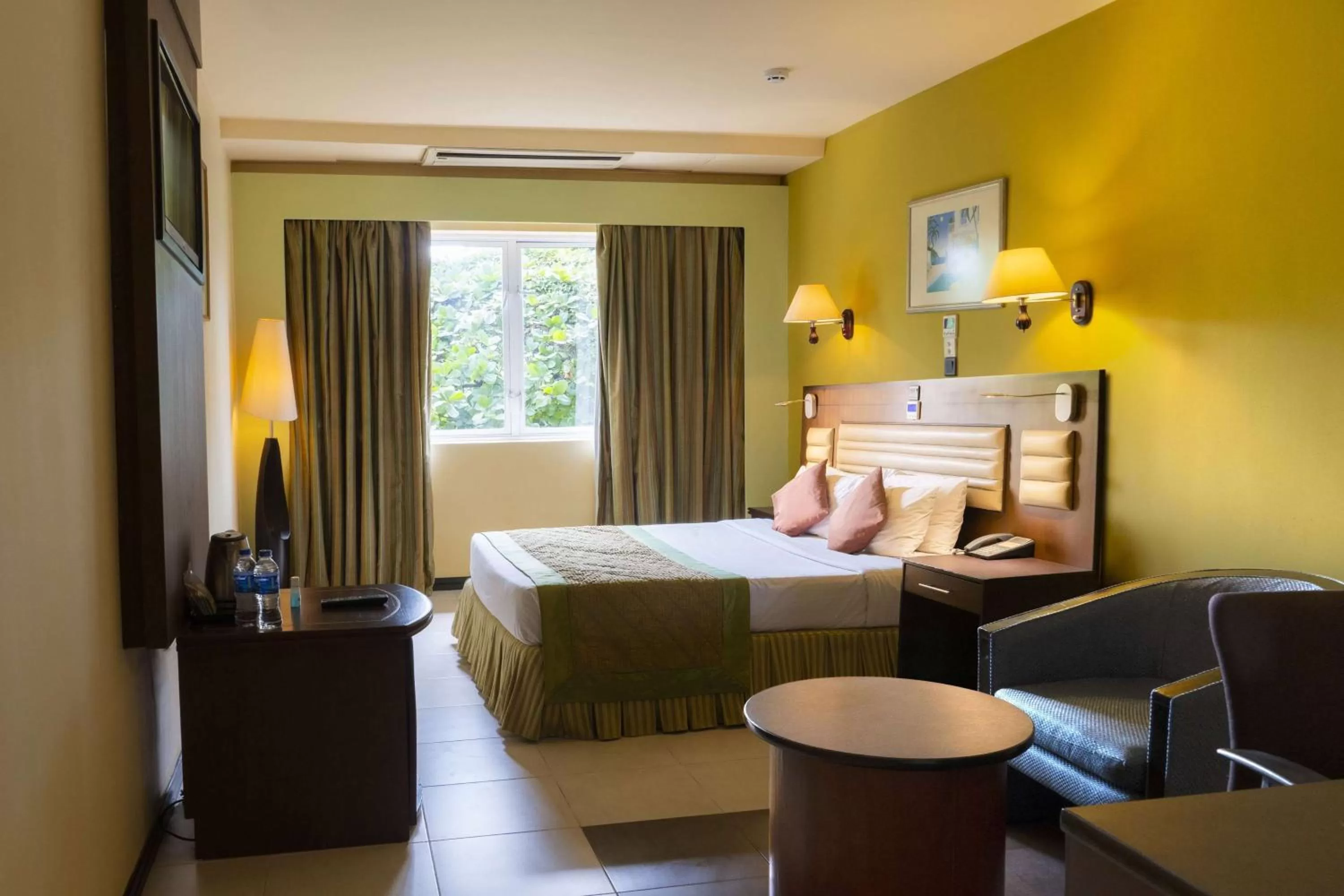 Photo of the whole room, Bed in Ramada Katunayake