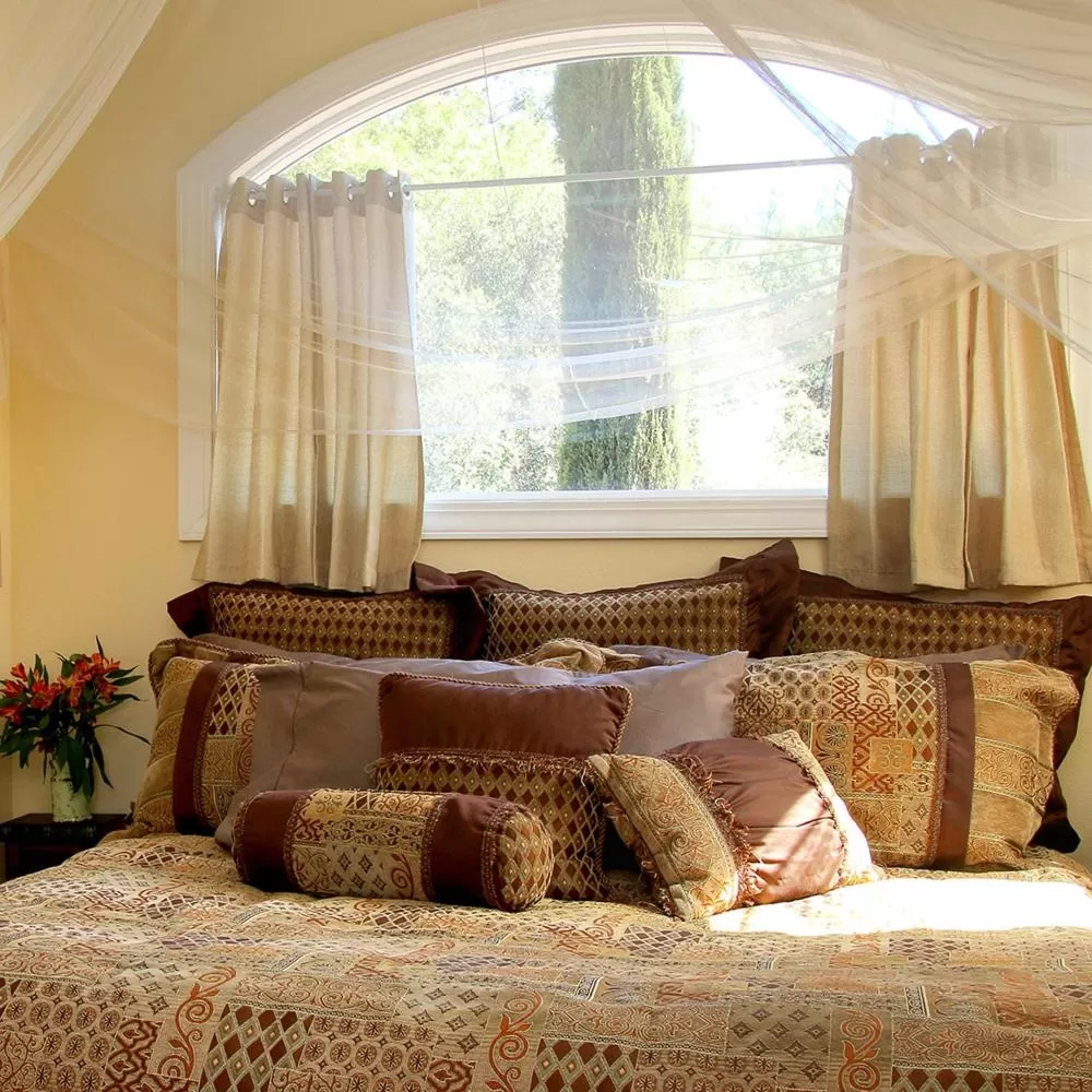 Bed in Bella Vista Bed and Breakfast