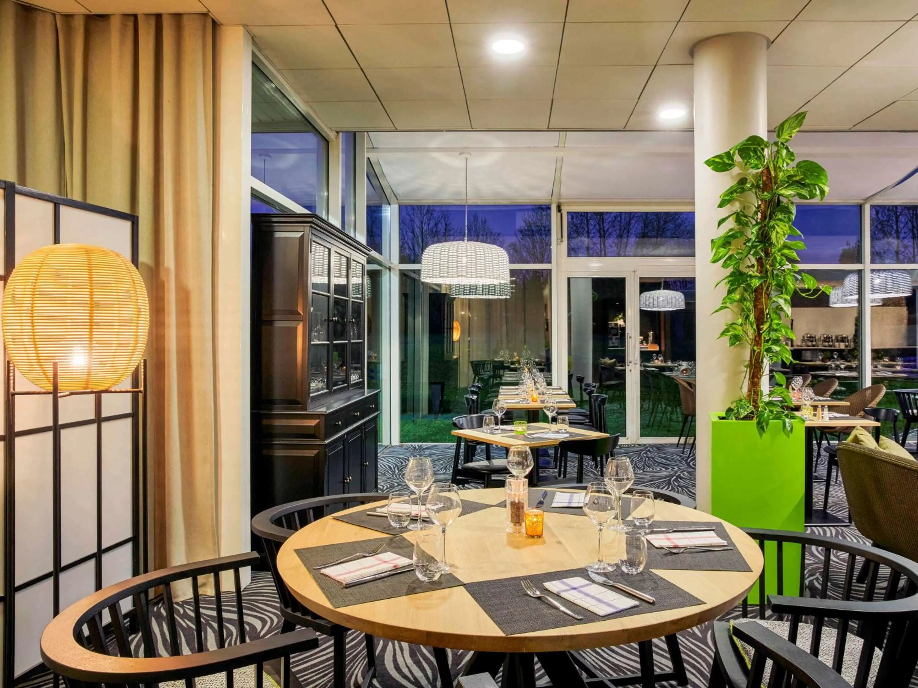 Restaurant/places to eat in Novotel Senart Golf De Greenparc