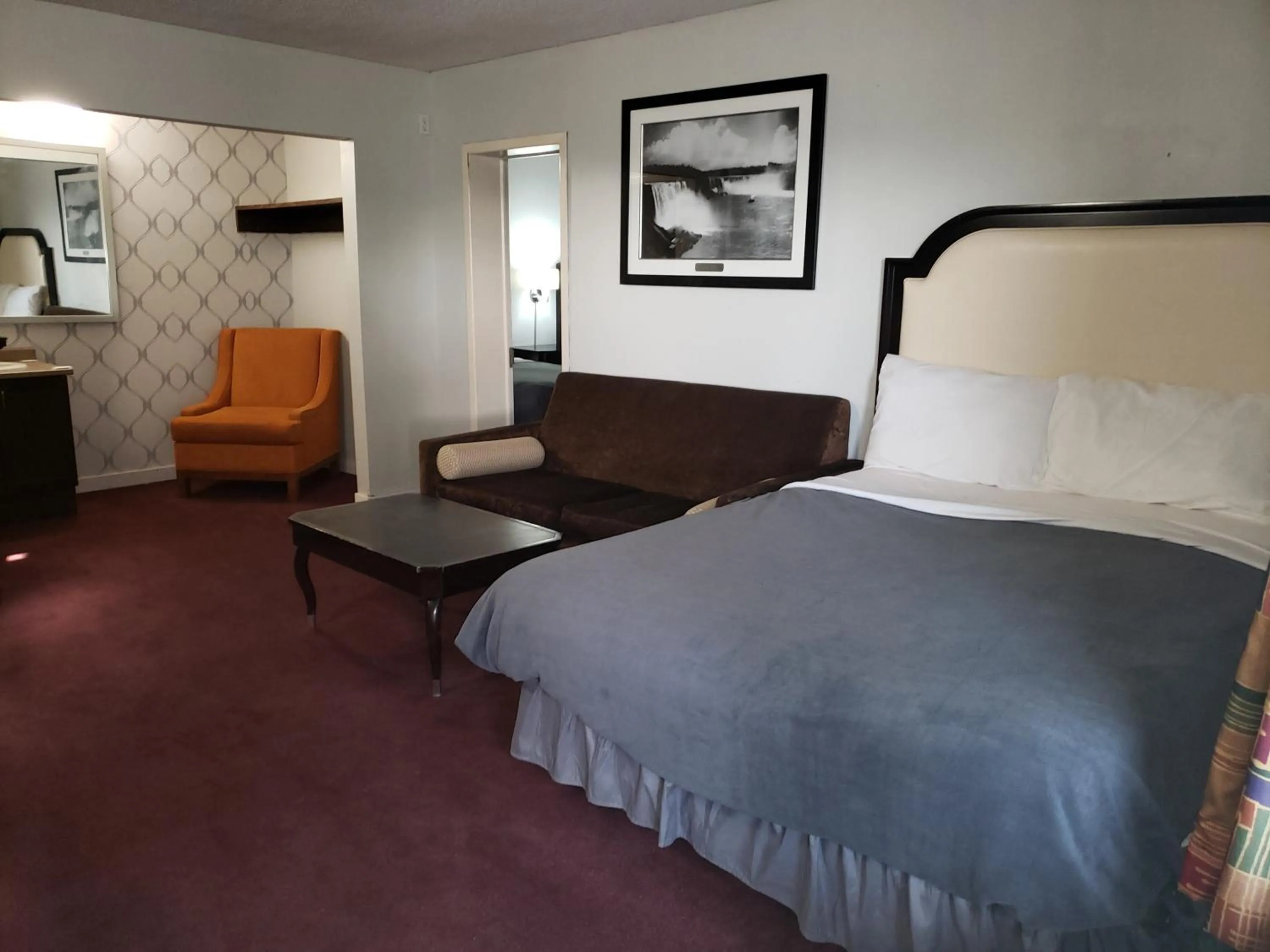 Niagara Falls Courtside Inn