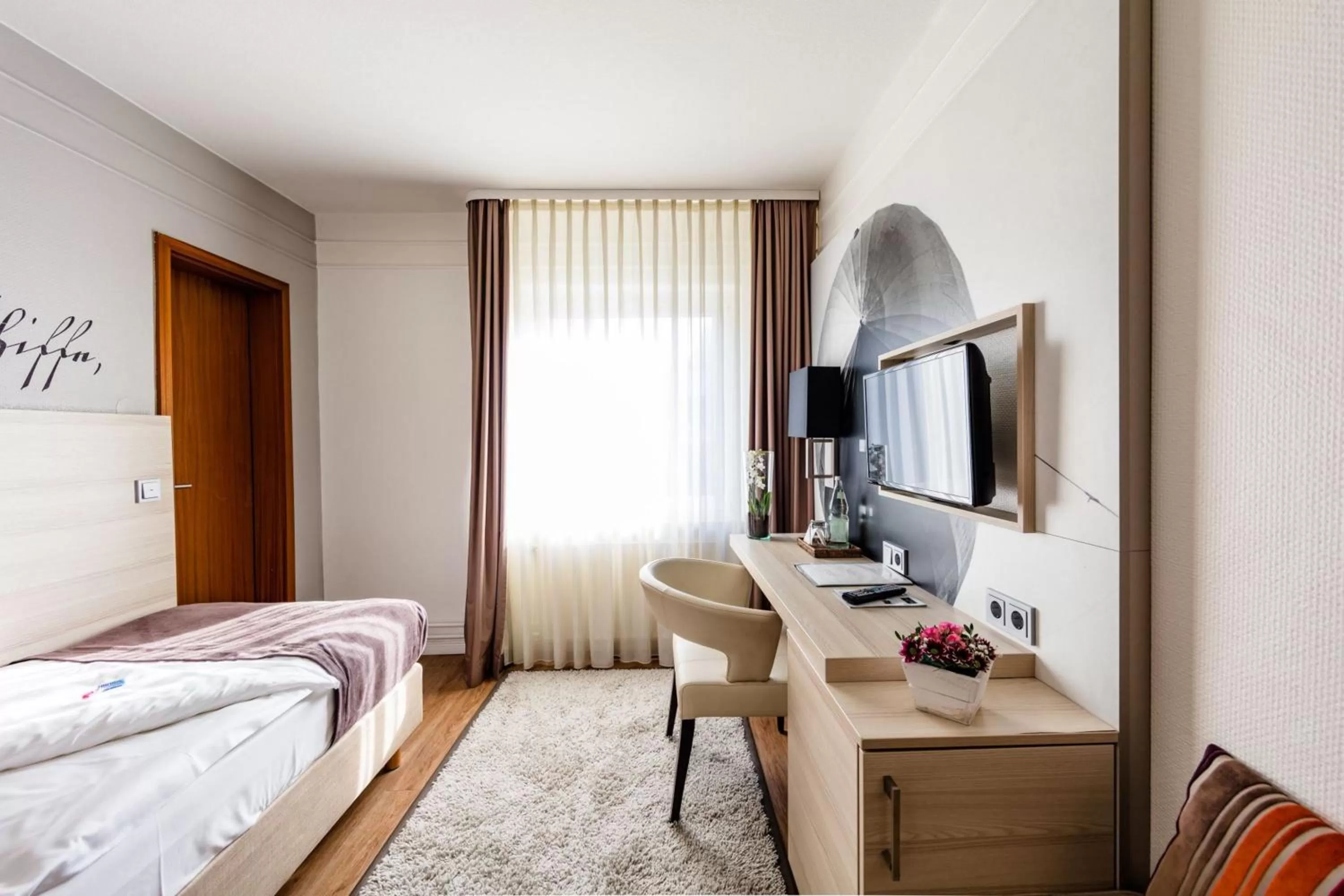 Bed in Hotel Zum Zeppelin Hamburg