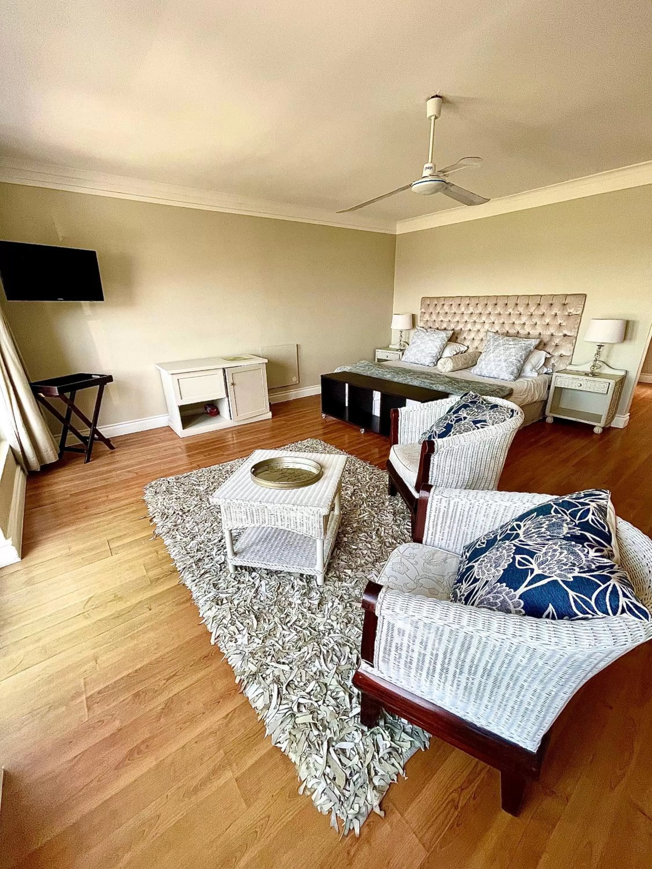 Bedroom, Bed in 11 WESTCLIFF RENTALS