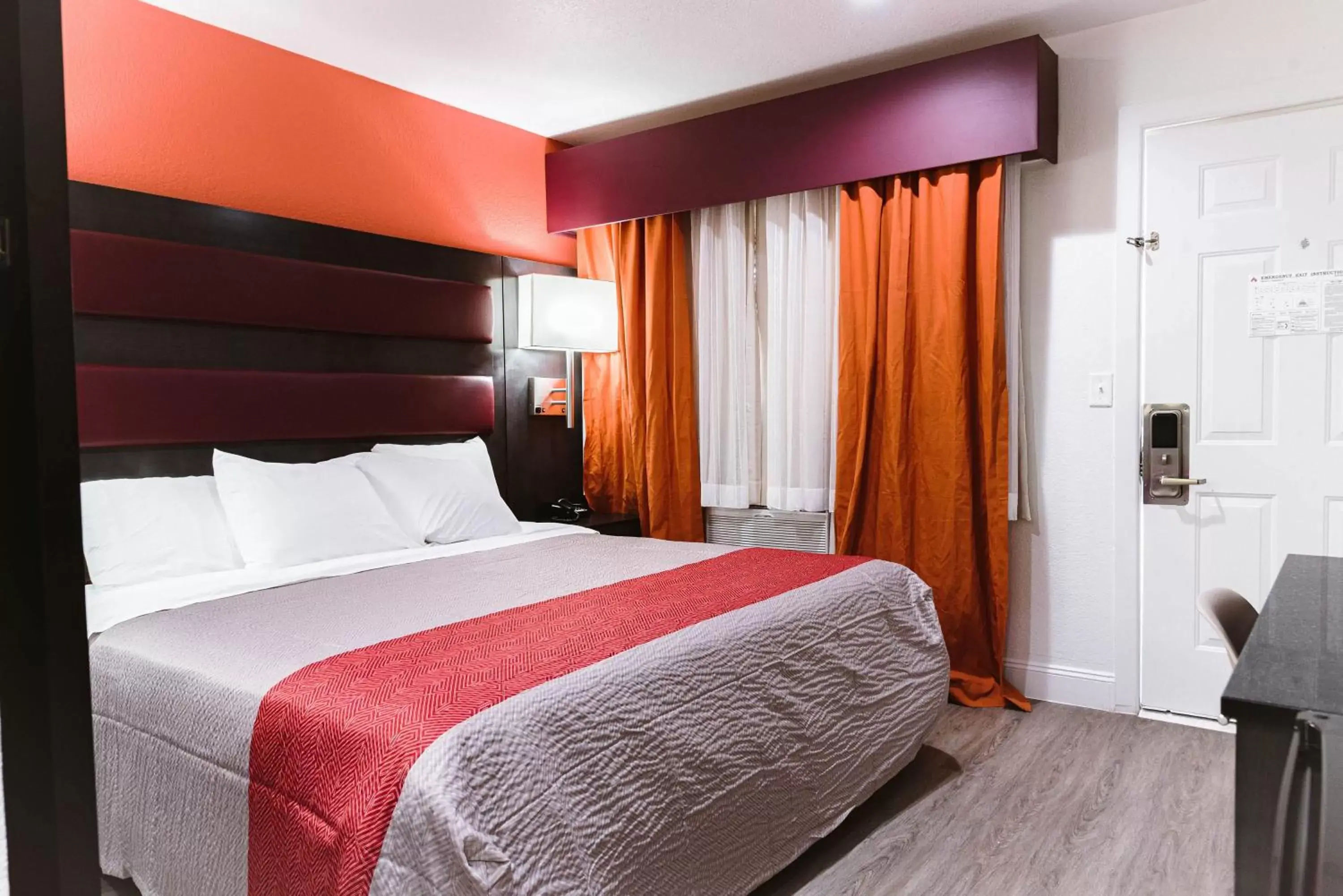 King Room - Disability Access - Non-Smoking in Motel 6 Bellville, OH King Room - Disability Access - Non-Smoking in Motel 6 Bellville, OH