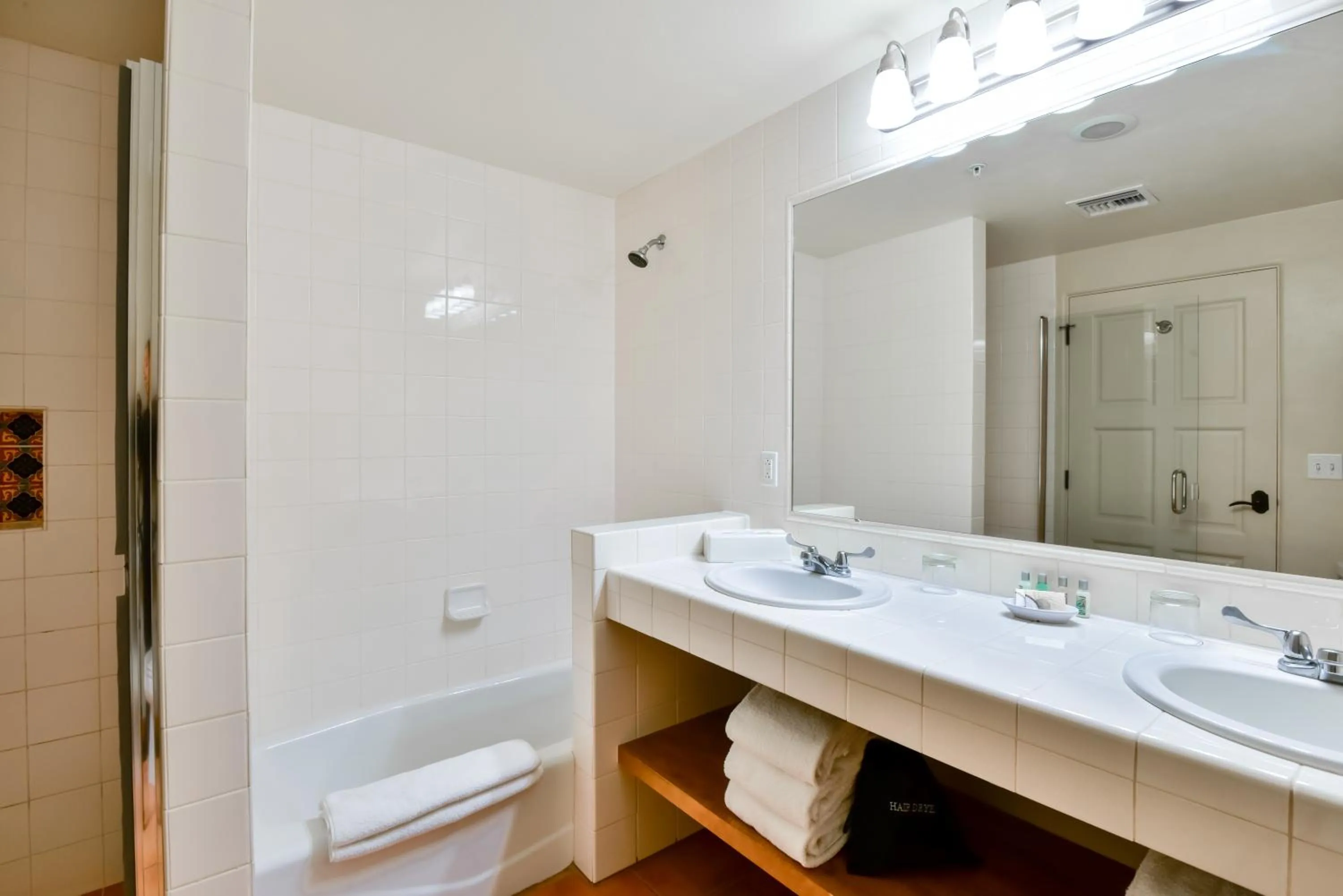Bathroom in Lodge On The Desert