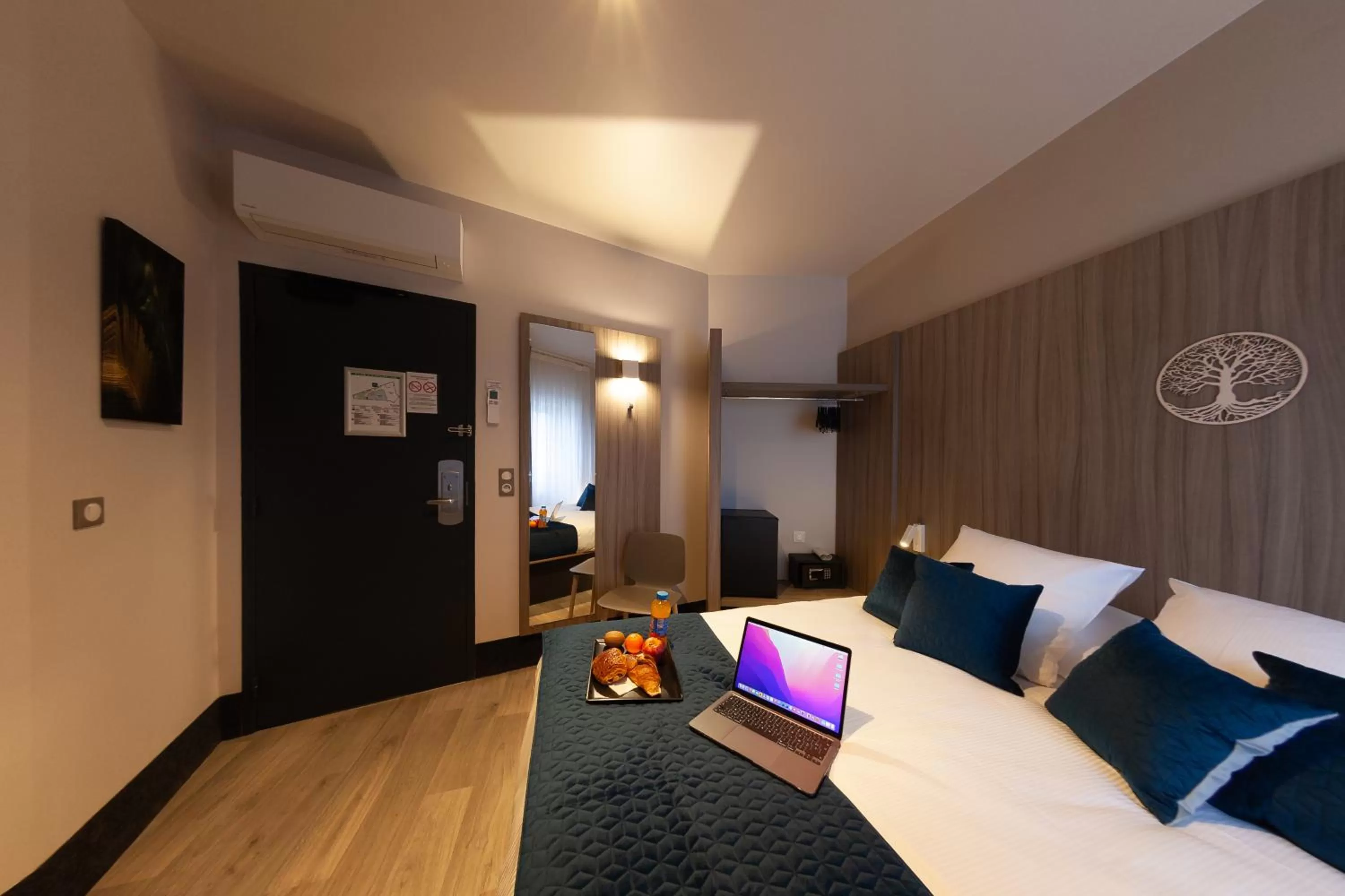 Bed in Hôtel Nancy Gare-Congrés