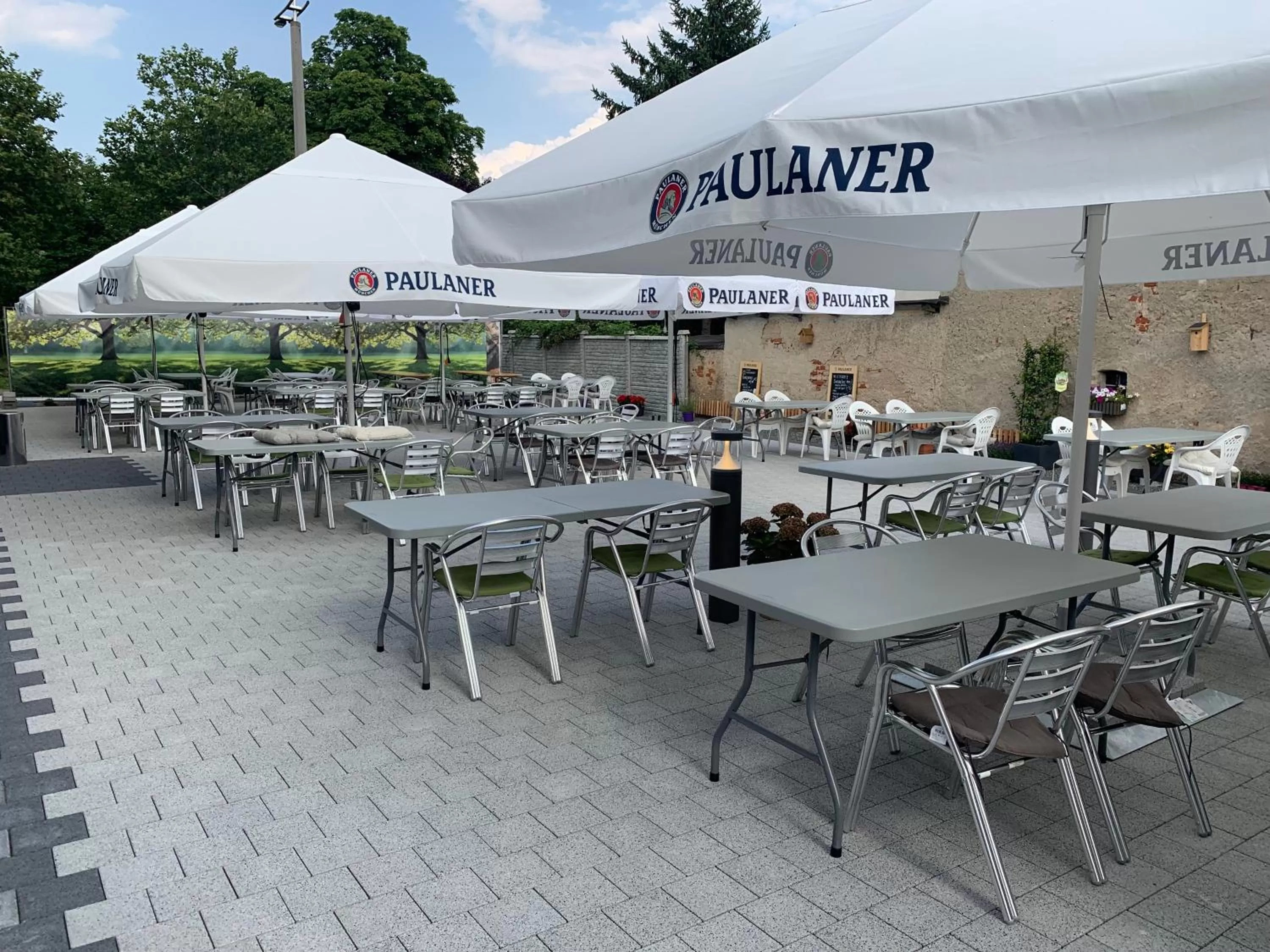 Restaurant/Places to Eat in th Hotel Leipzig Messe