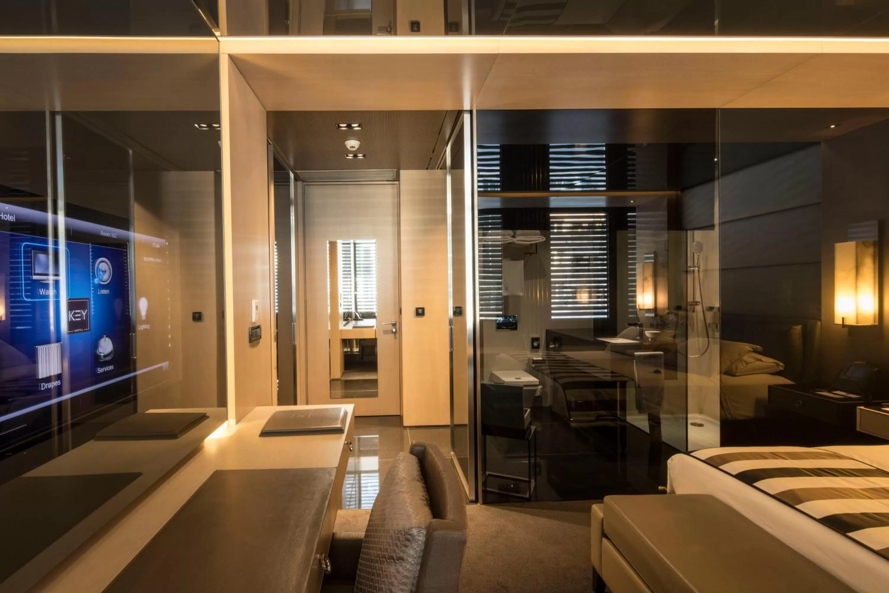 Bedroom, Bed in Key Hotel