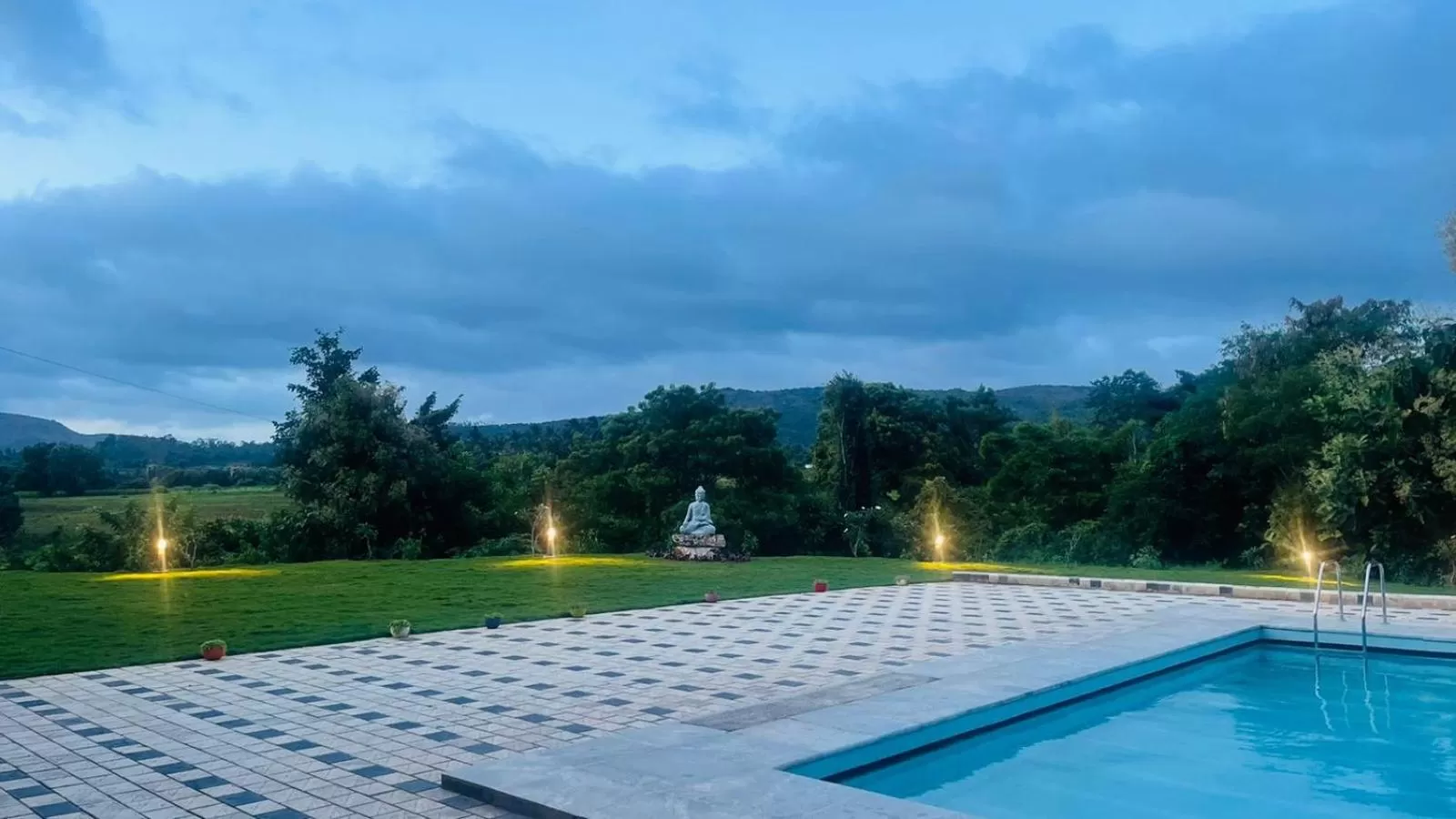 Mountain view in Commune18 Resort Chikmagalur