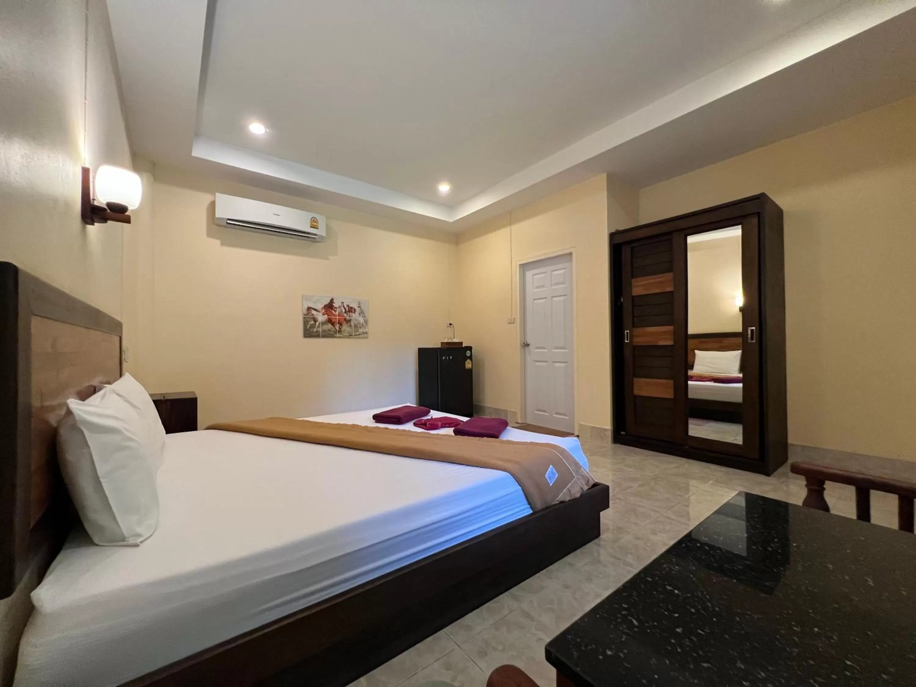 Bed in Ao Thong beach Bungalows