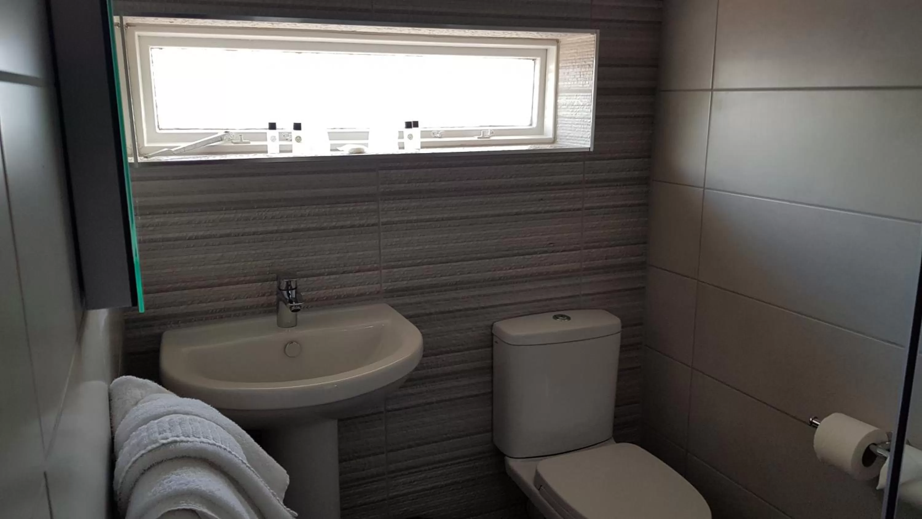 Bathroom in The Jephson Hotel; BW Signature Collection