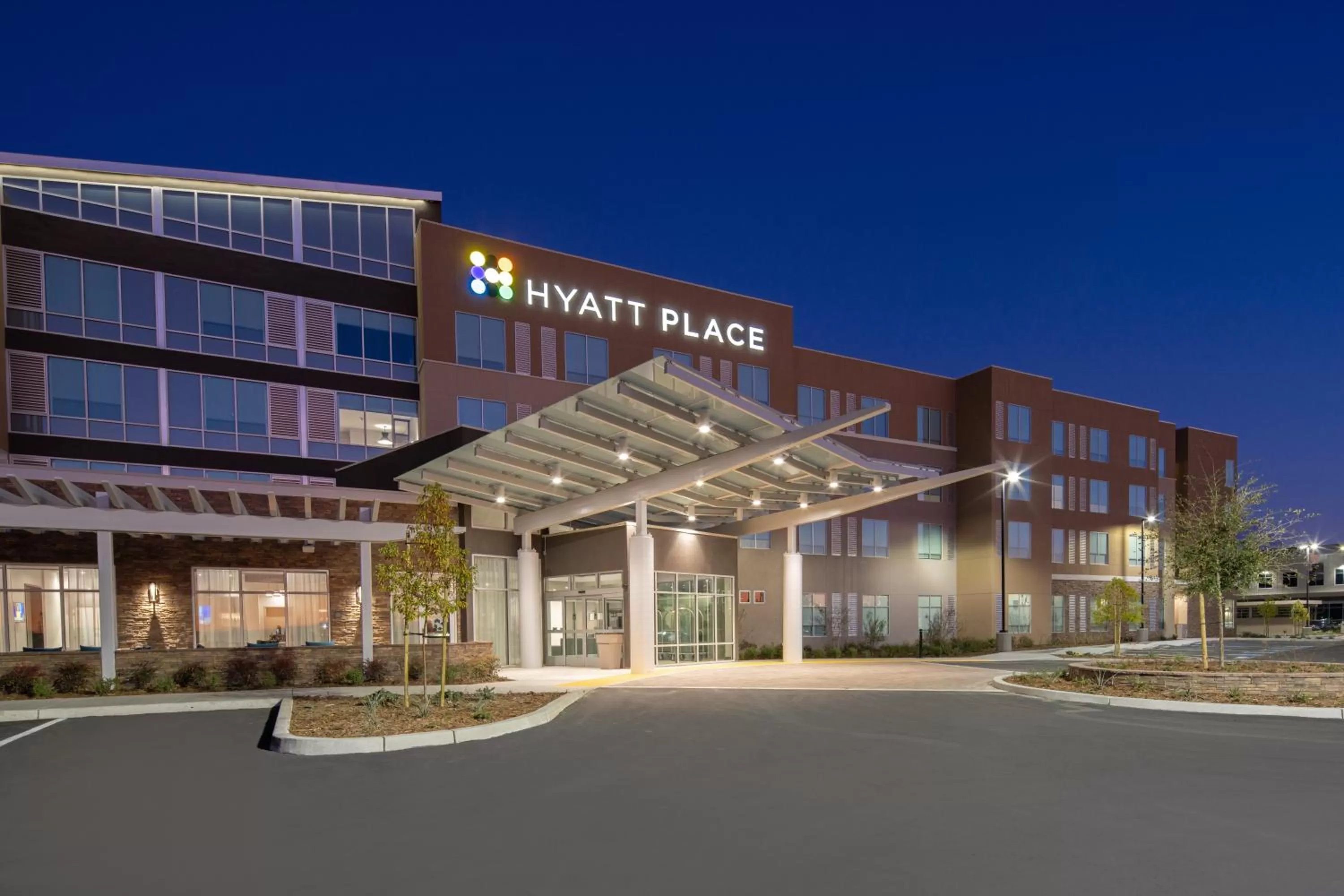 Property building in Hyatt Place Bakersfield