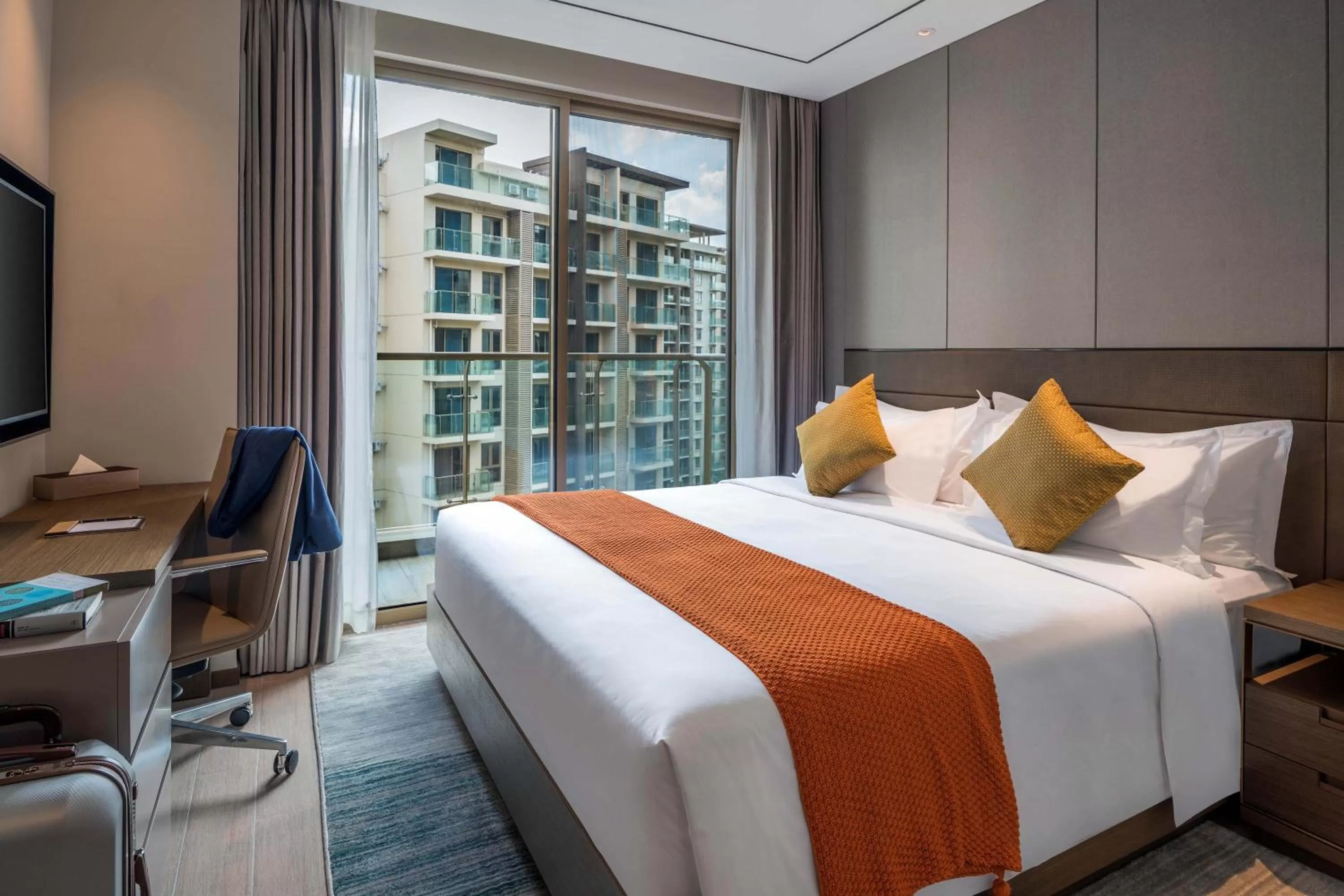 Bed in Oakwood Premier Phnom Penh