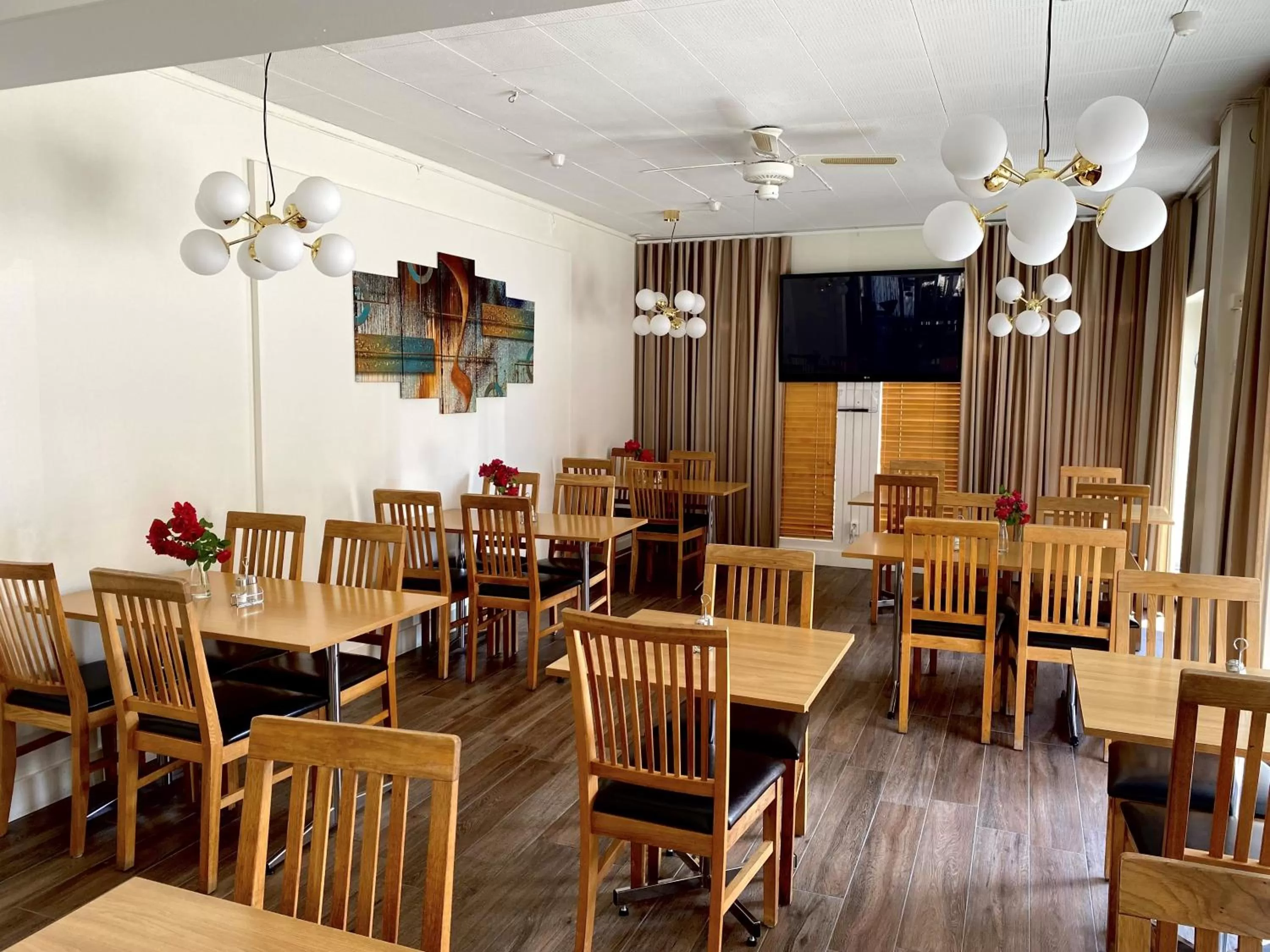 Restaurant/places to eat in Hotel Amadeus by First