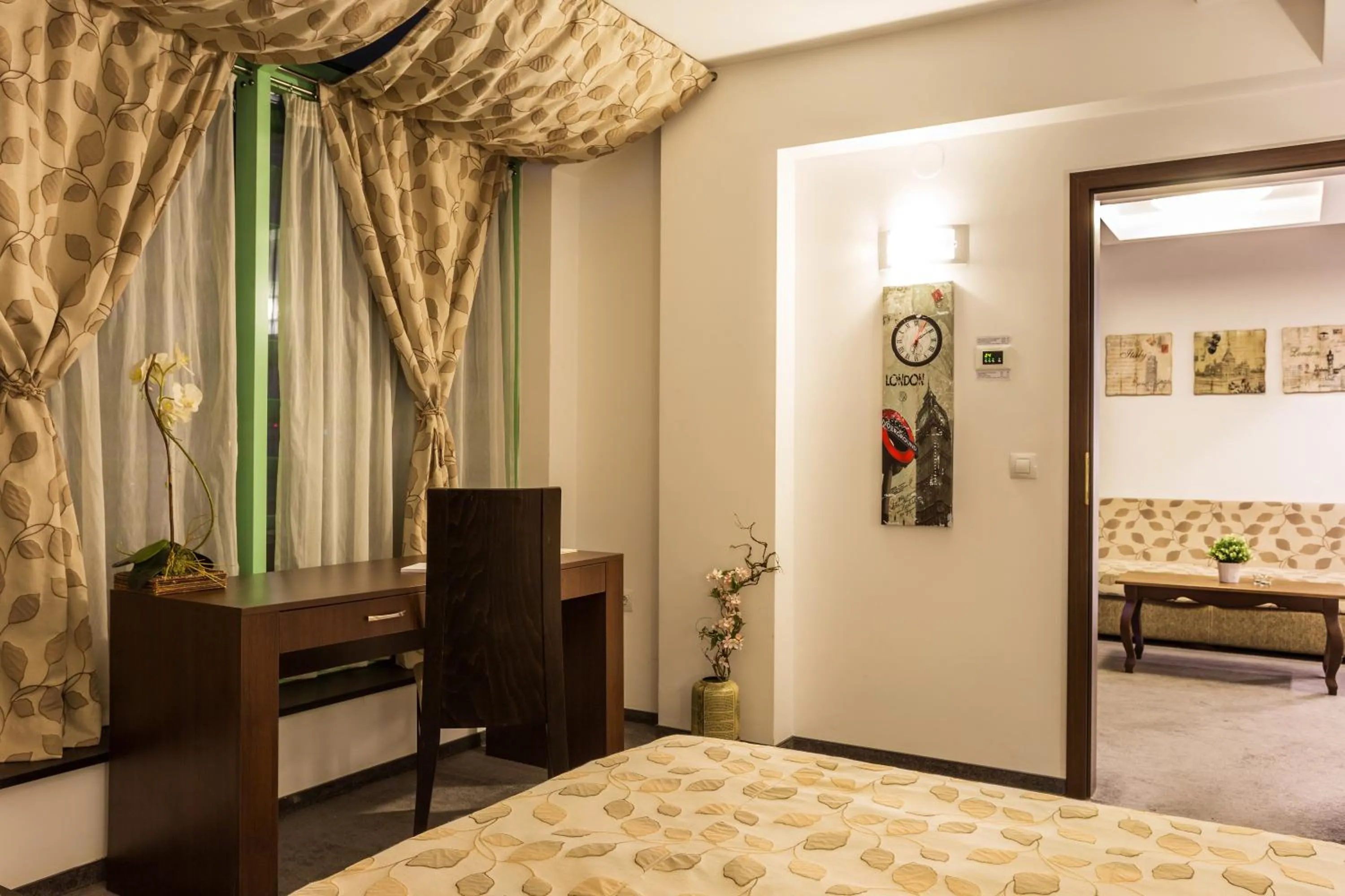 Bed in Earth & People Hotel & SPA - Free Parking & Swimming Pool