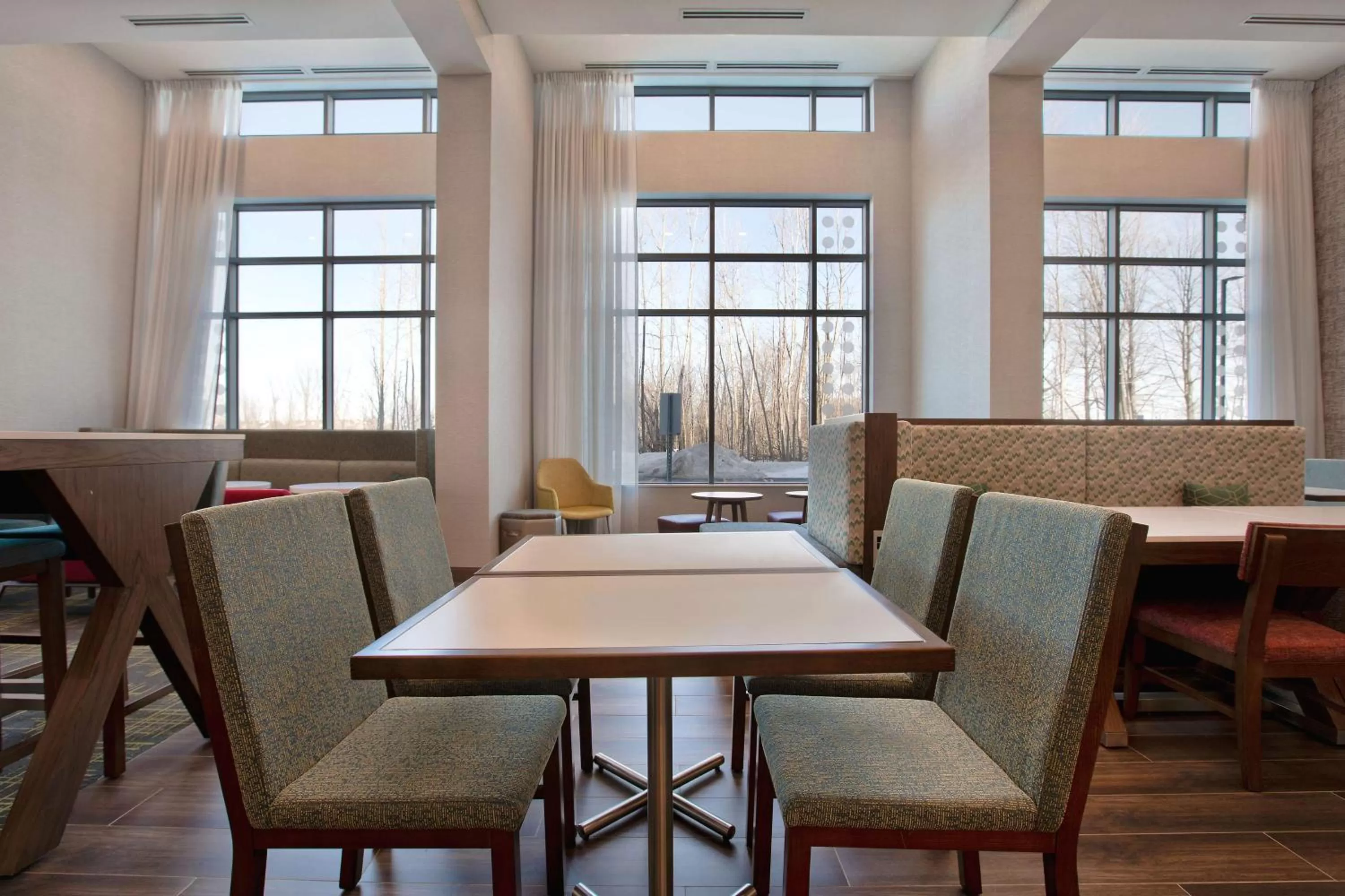 Lobby or reception in Hampton Inn & Suites Ottawa West, Ontario, Canada