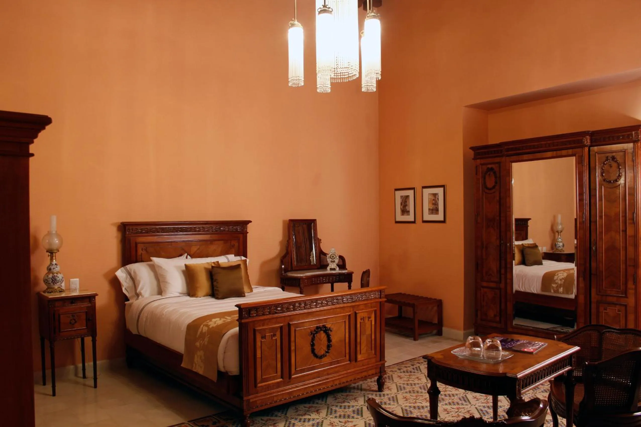 Photo of the whole room, Bed in Hotel Boutique Casa Don Gustavo, Campeche