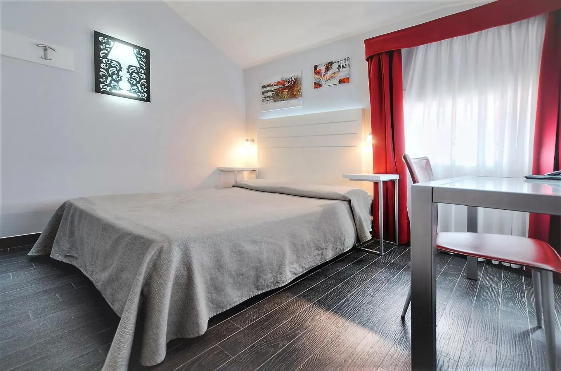 Small Double Room in Hotel Aaron Small Double Room in Hotel Aaron