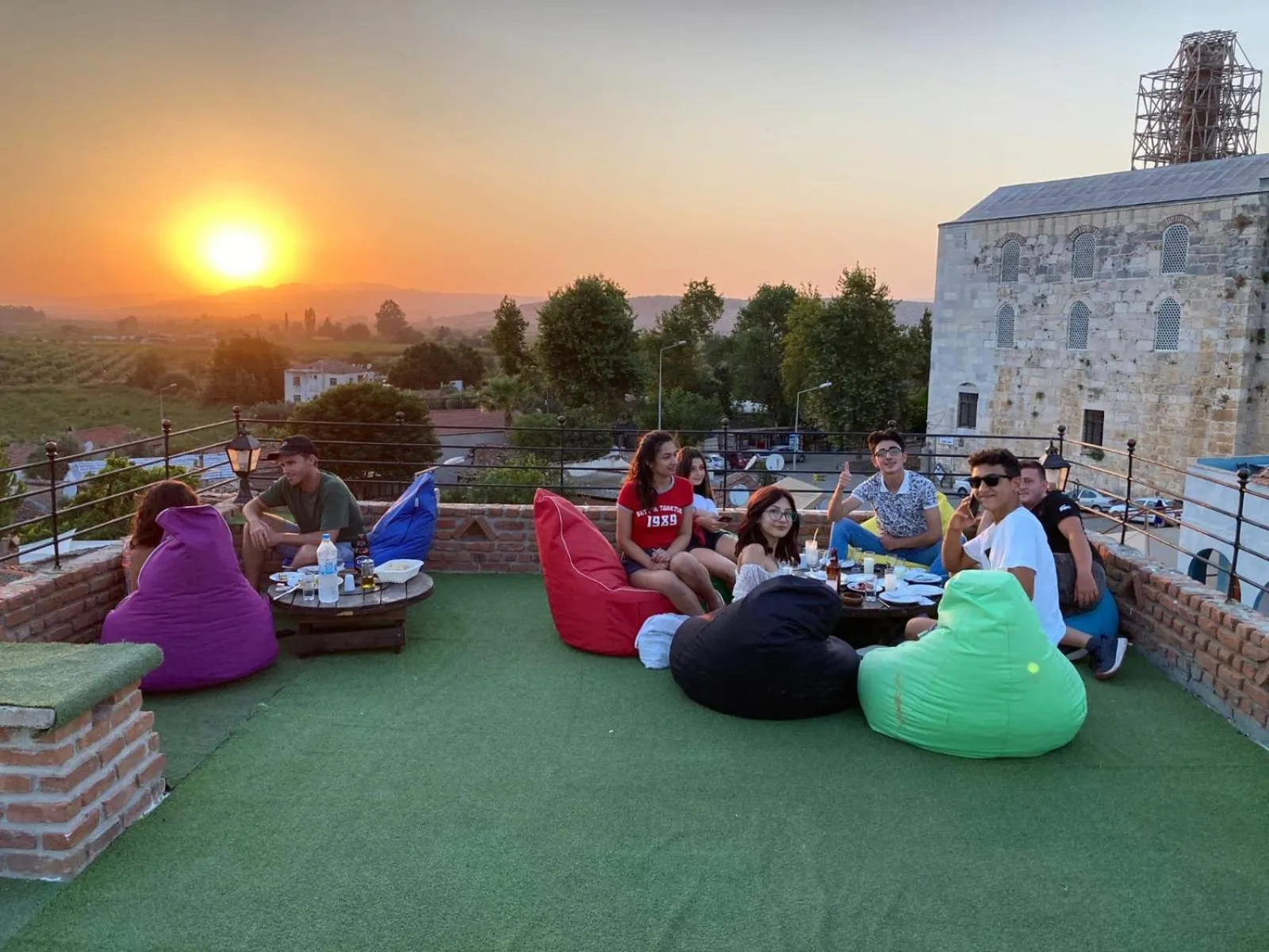 Restaurant/places to eat in Rebetika Hotel & bistro