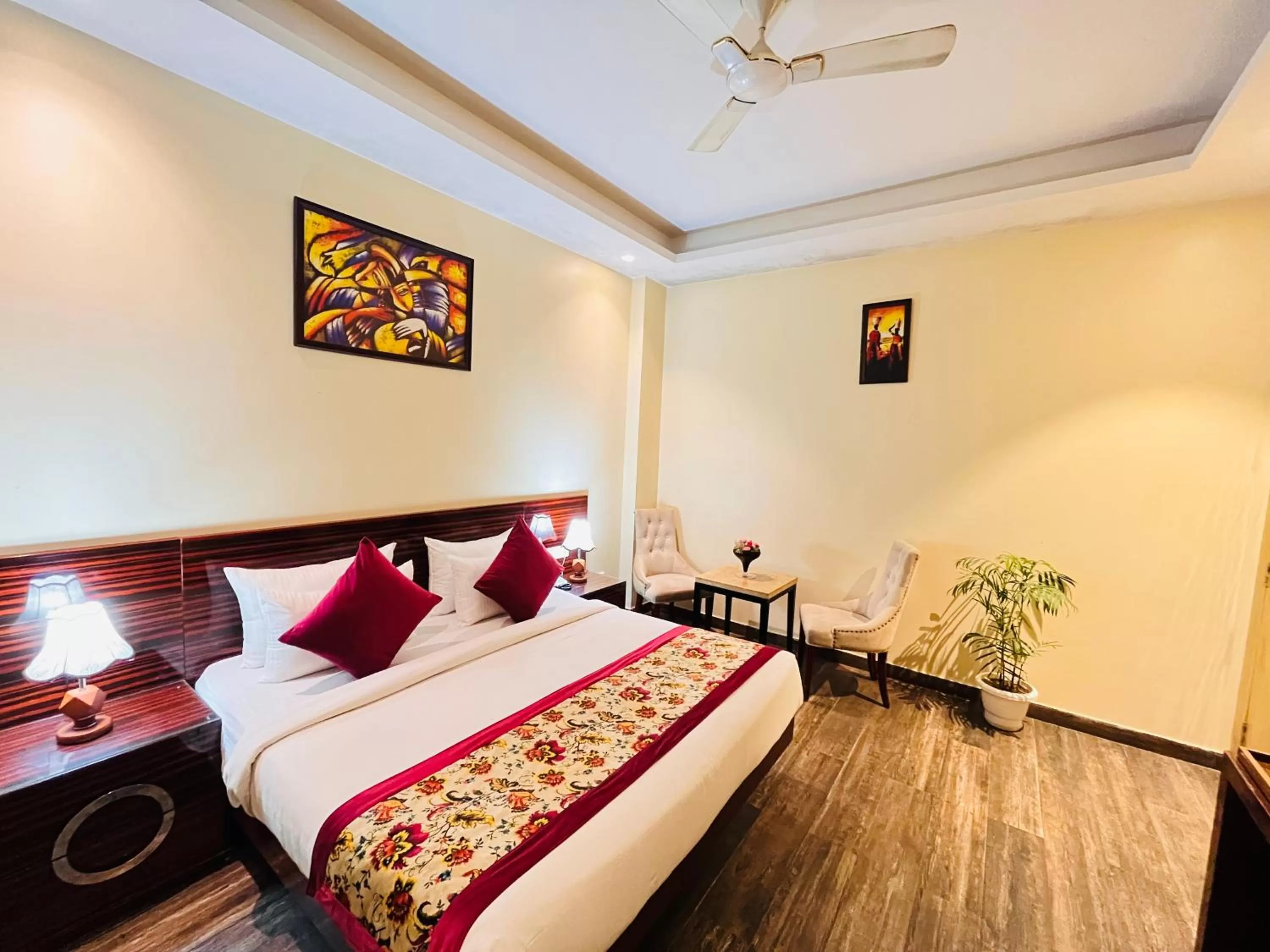 Bed in Hotel Banz near Delhi Airport