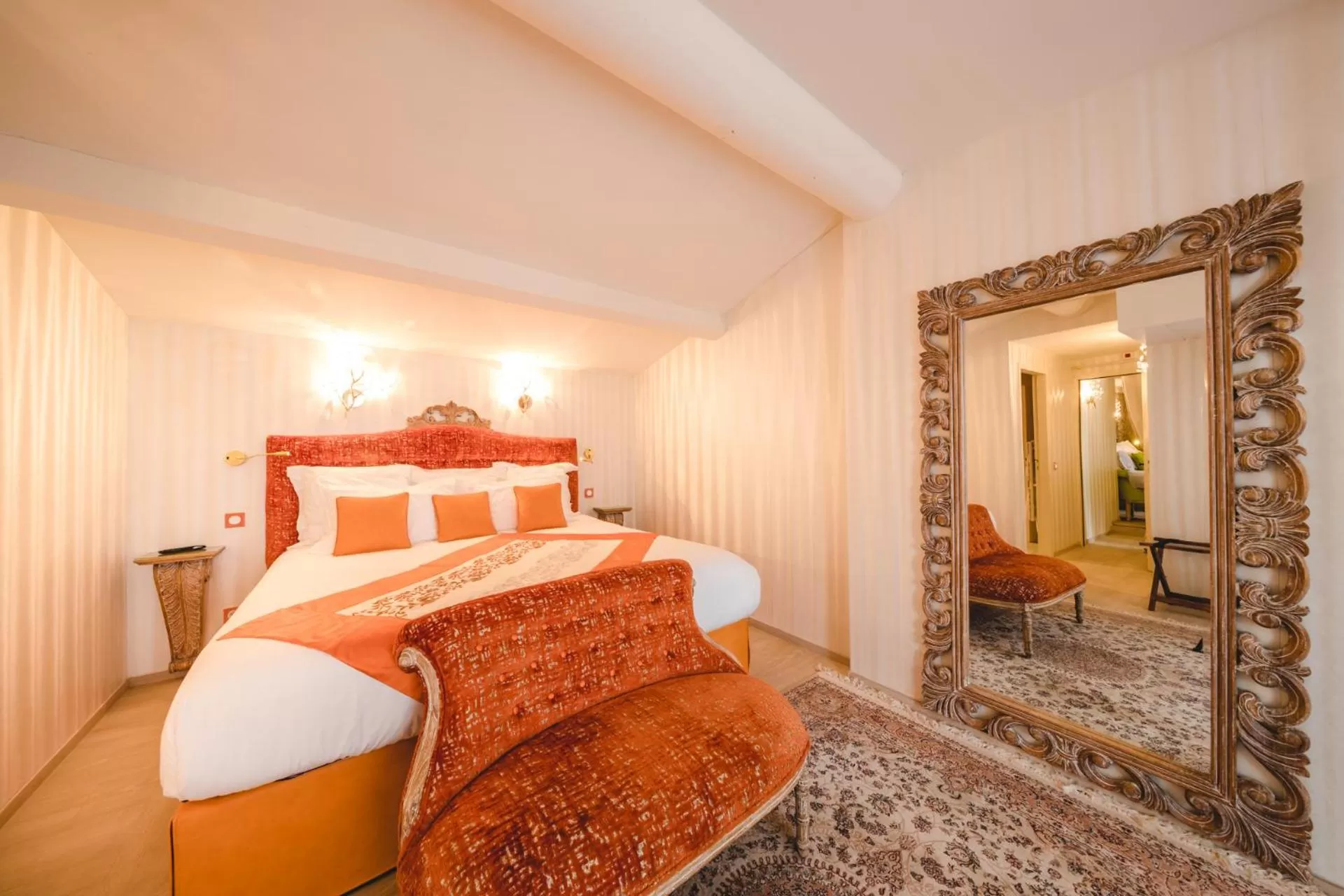 Bed in Le Petit Palais D'Aglae