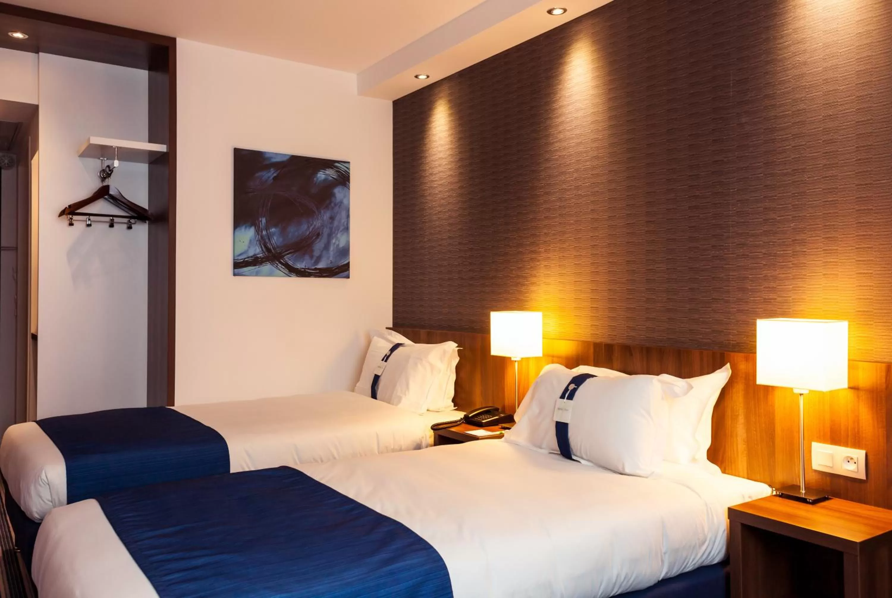 Bed in Holiday Inn Express Montpellier - Odysseum by IHG