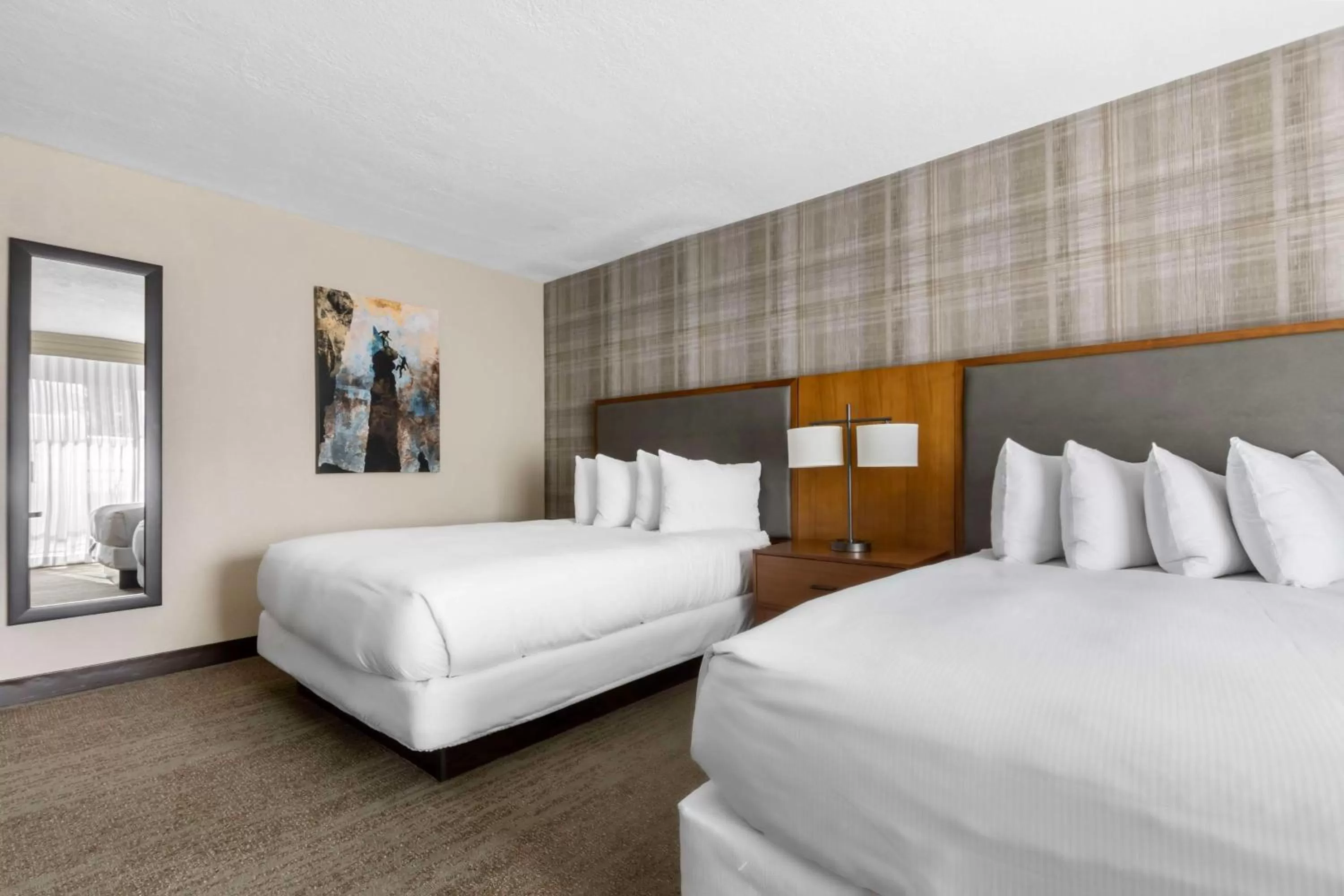 Bed in DoubleTree by Hilton Hotel Park City - The Yarrow