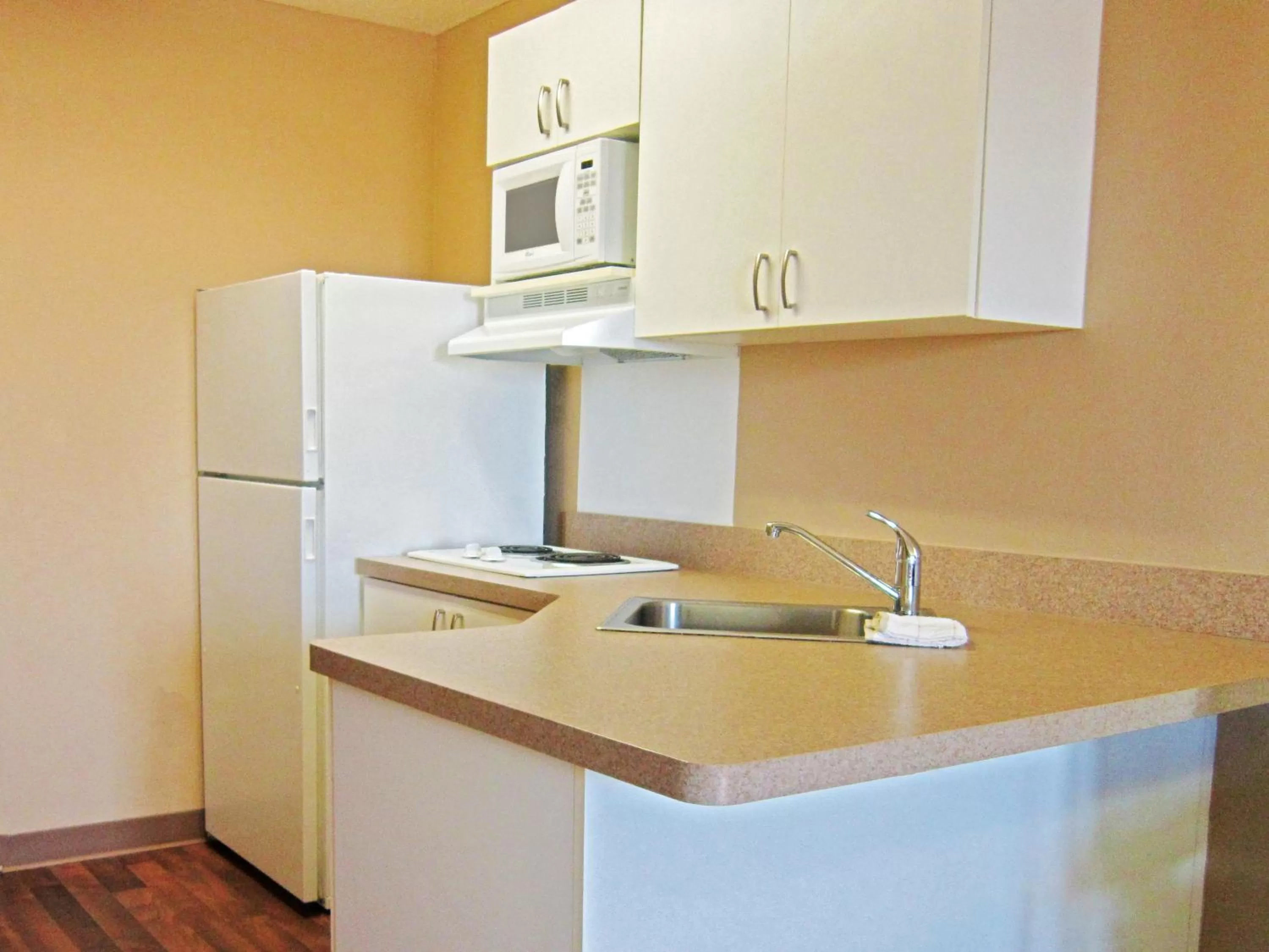 Kitchen or kitchenette in Extended Stay America Suites - Tucson - Grant Road