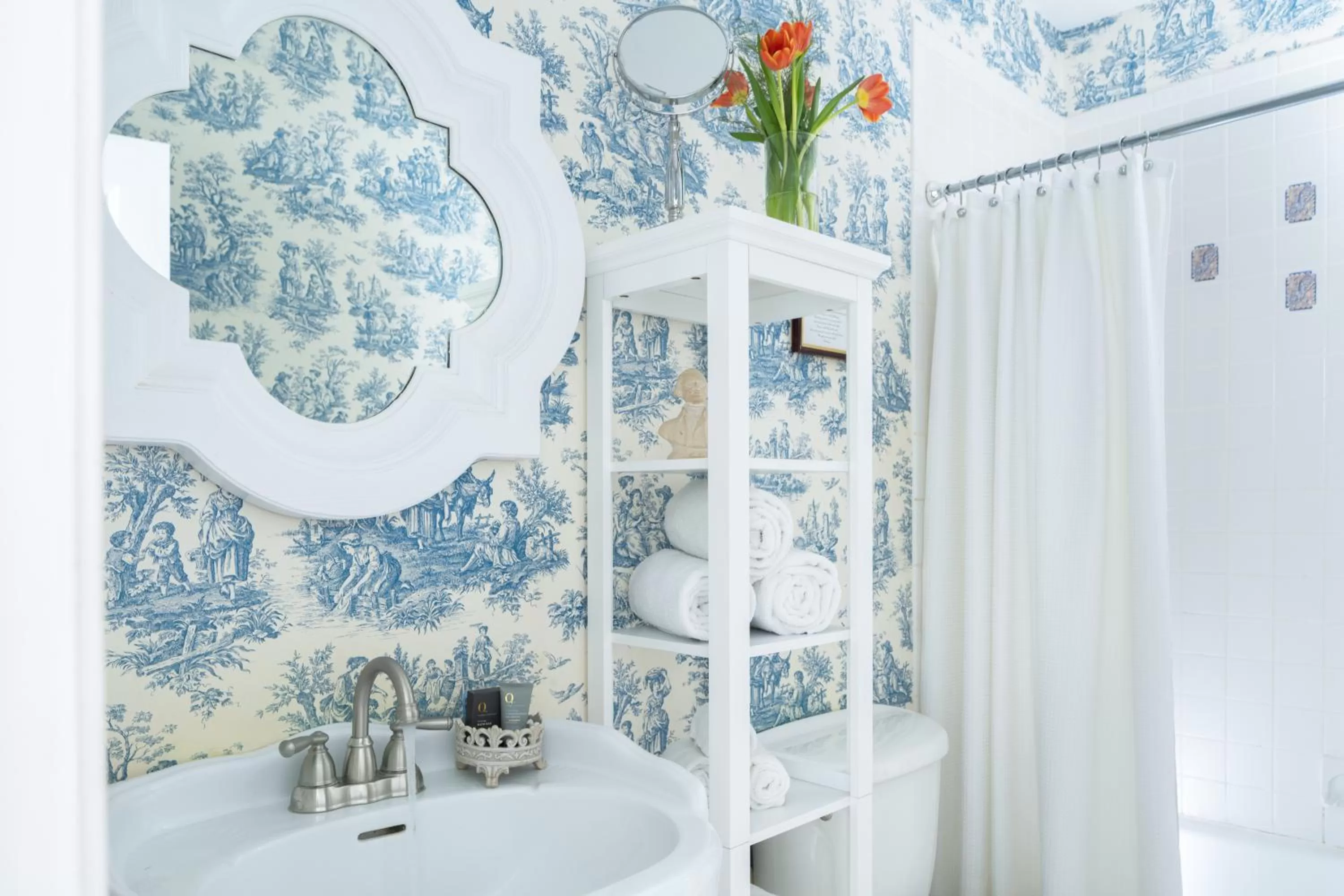 Bathroom in A Williamsburg White House Inn