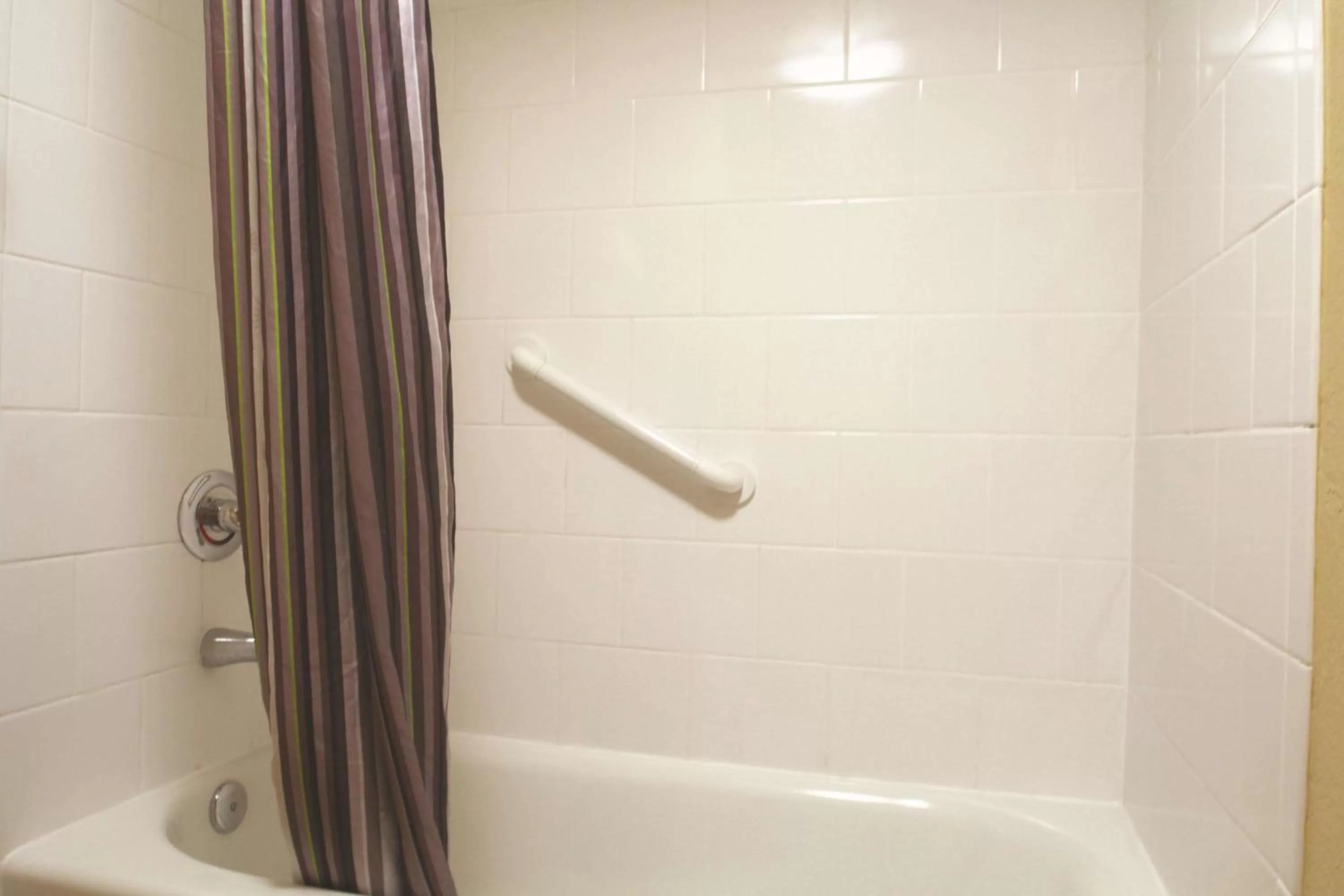 King Suite with One Bedroom - Non-Smoking in La Quinta I-95 Deerfield Beach