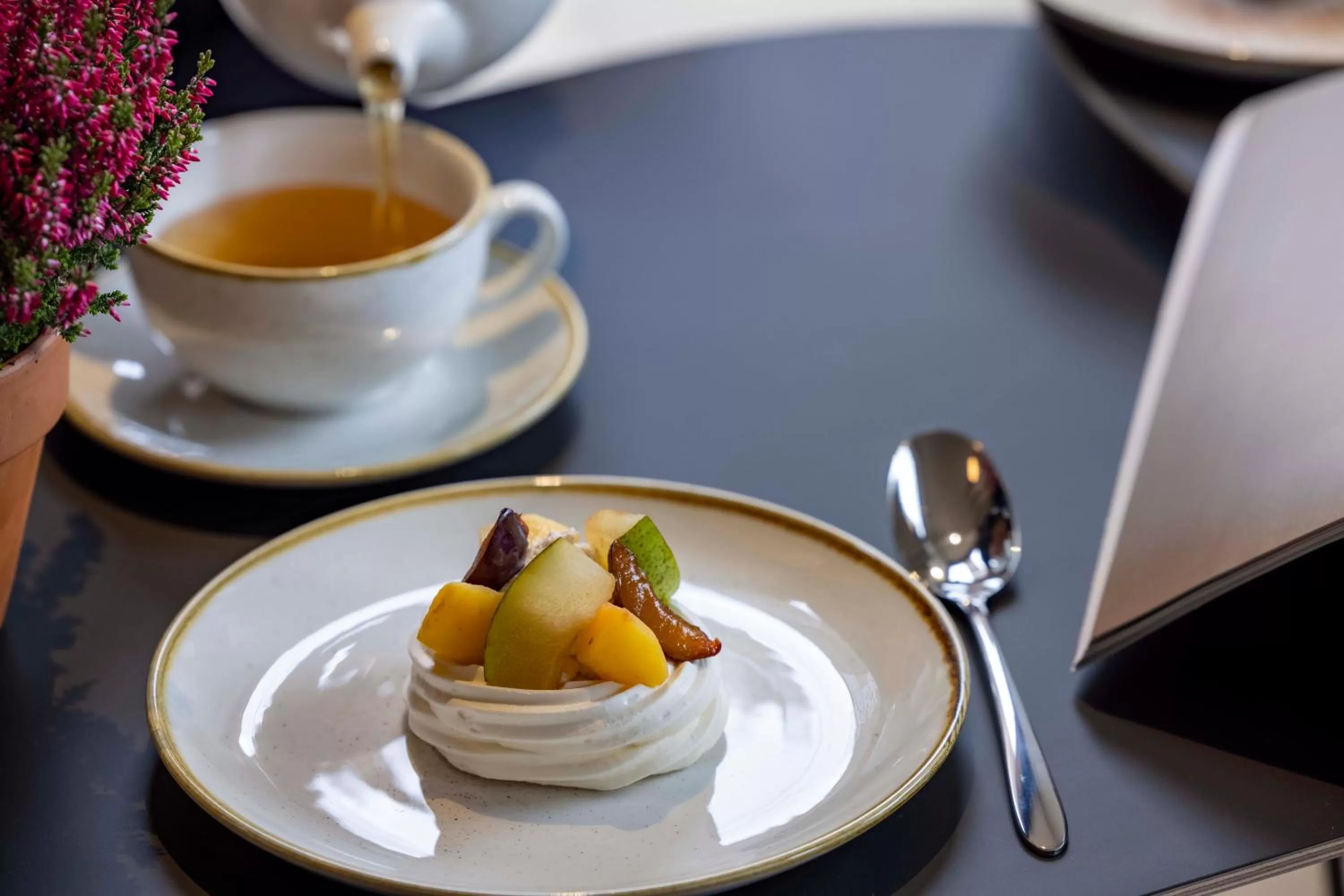 Restaurant/places to eat in Hotel La Diligence